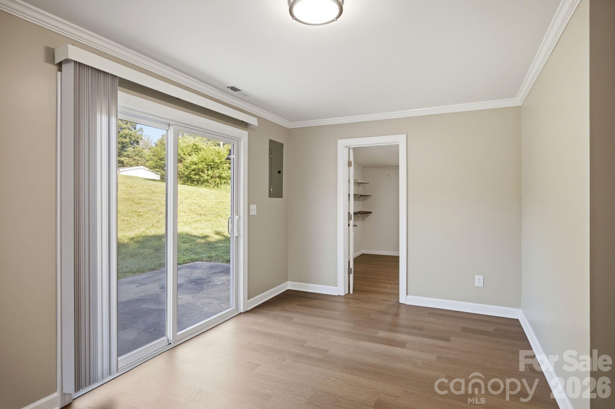 3123 Castle Avenue — Hickory