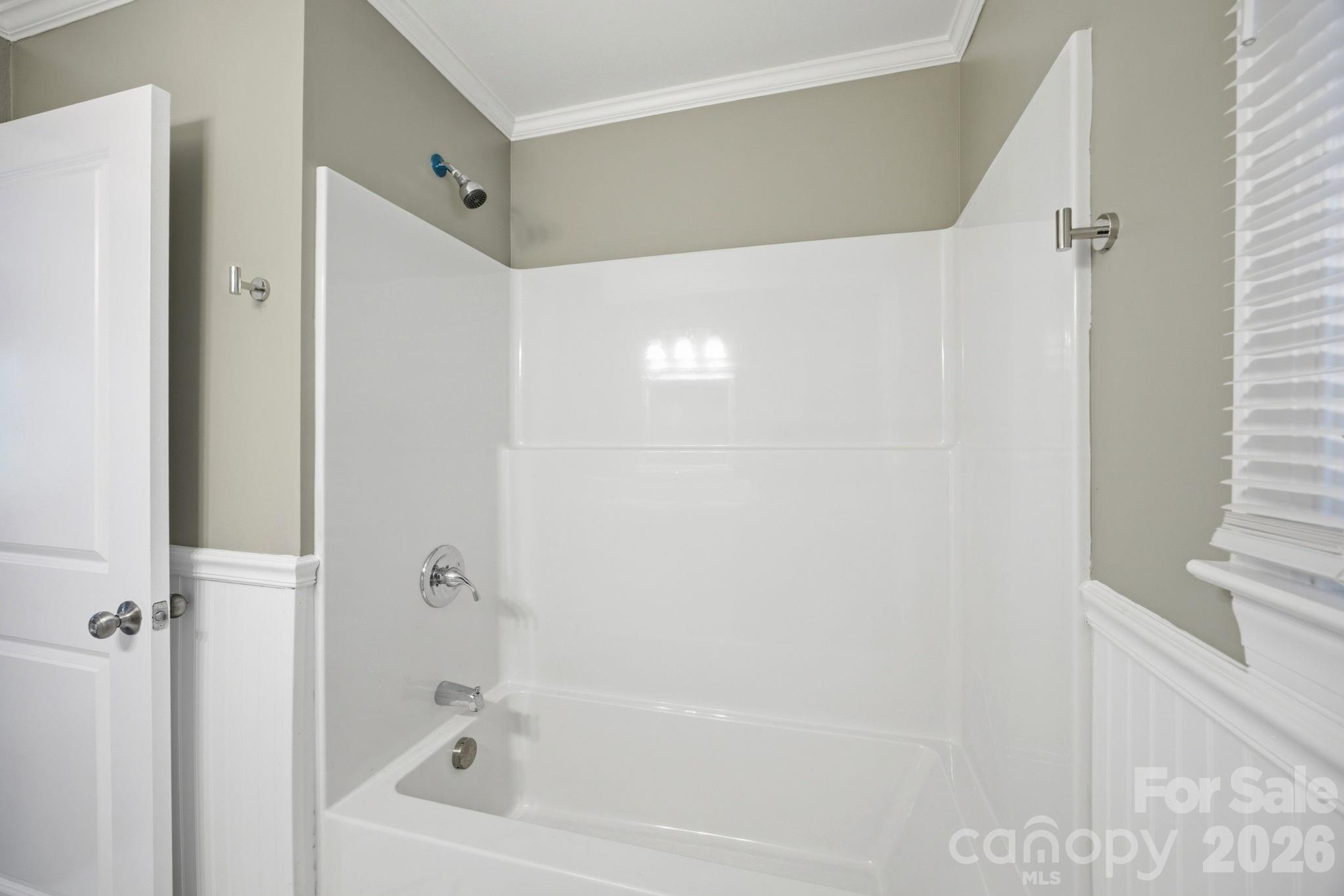 3123 Castle Avenue — Hickory