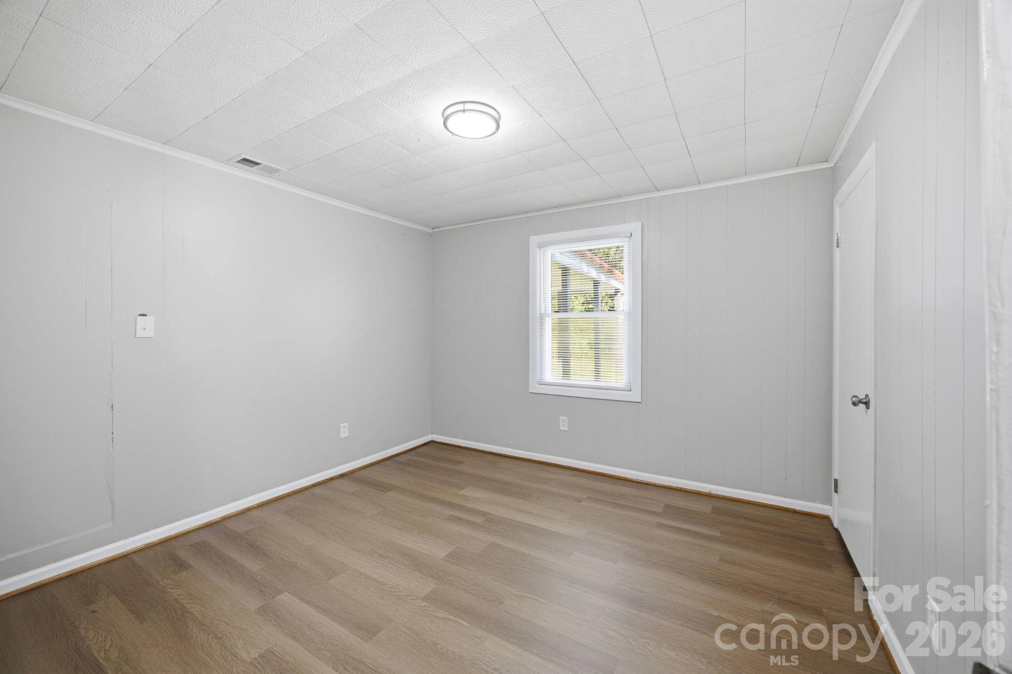 3123 Castle Avenue — Hickory