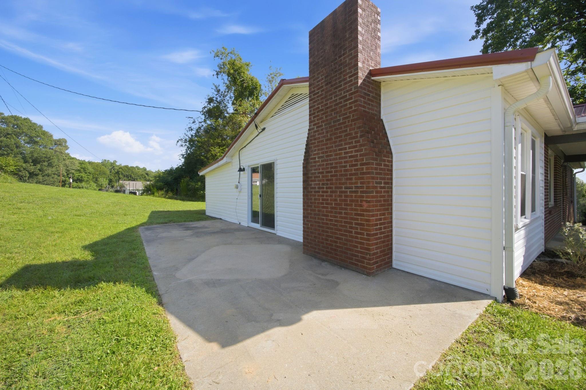 3123 Castle Avenue — Hickory