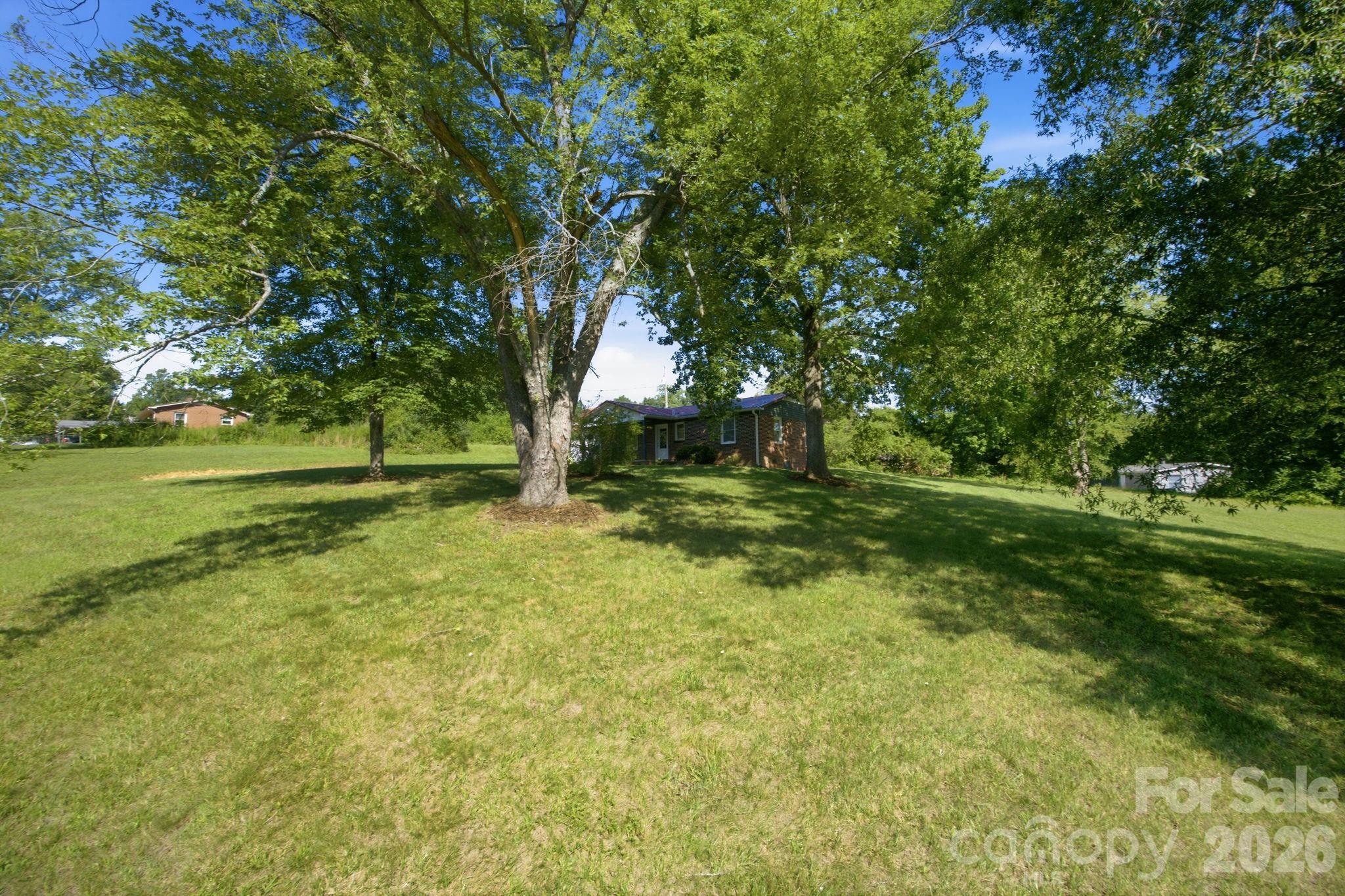 3123 Castle Avenue — Hickory