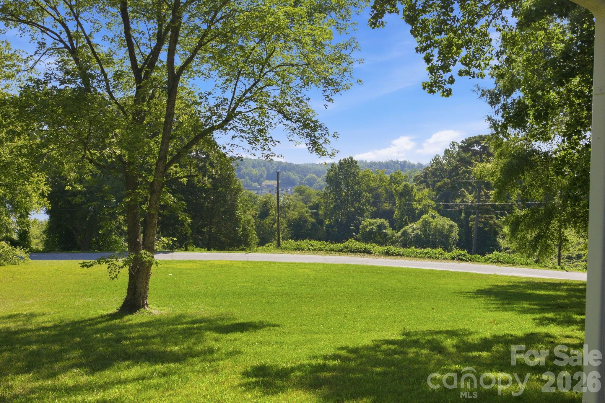3123 Castle Avenue — Hickory