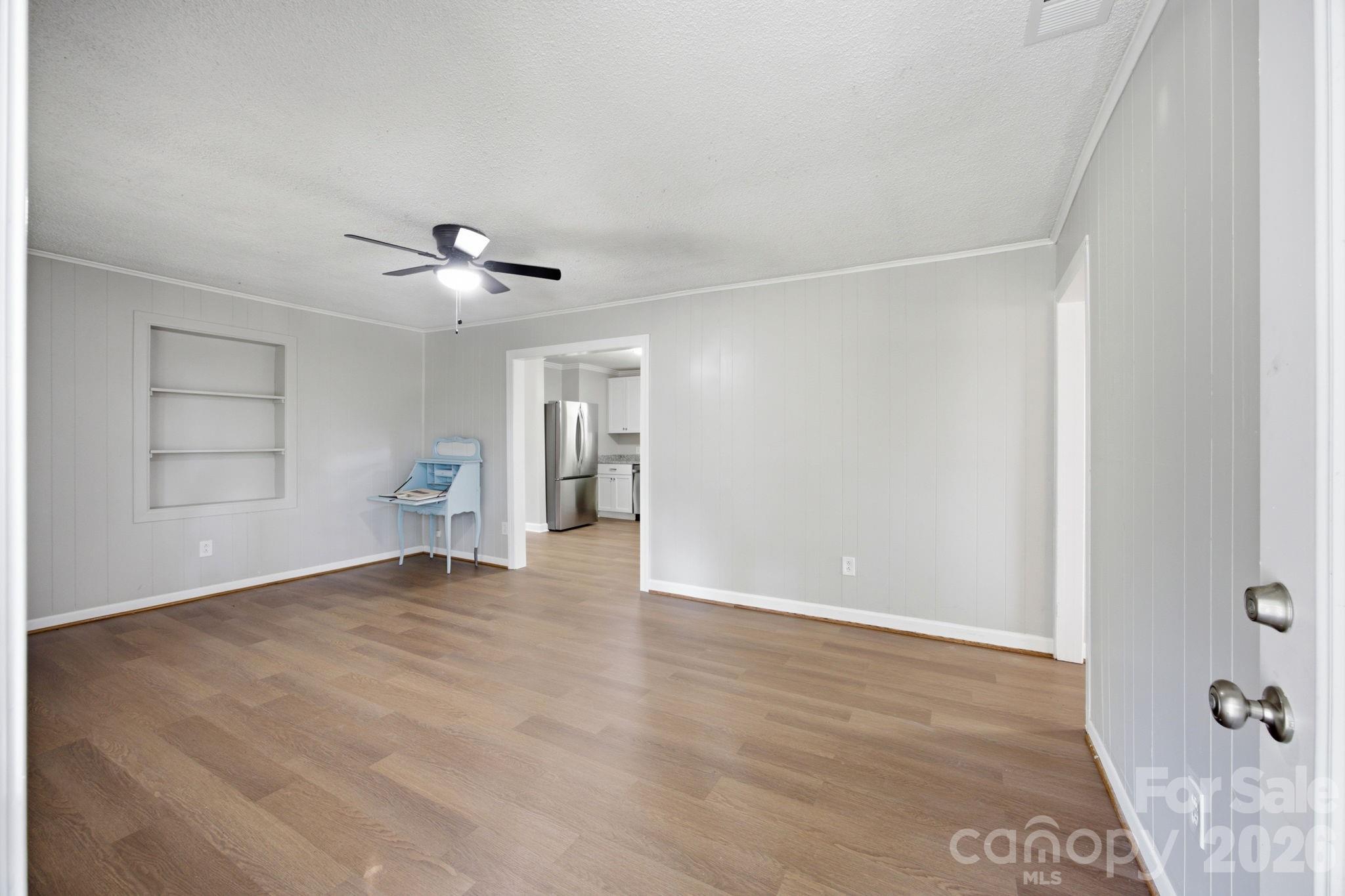3123 Castle Avenue — Hickory