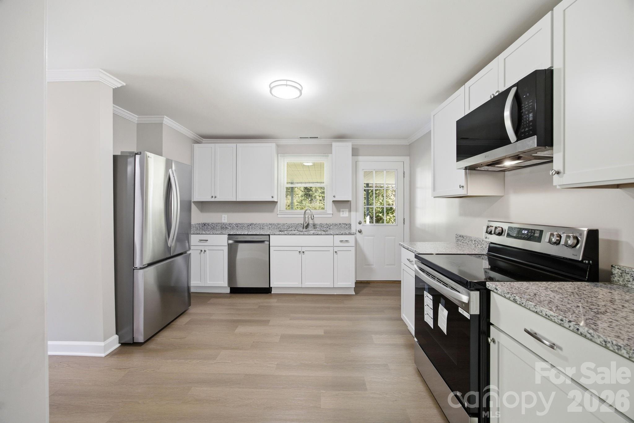 3123 Castle Avenue — Hickory