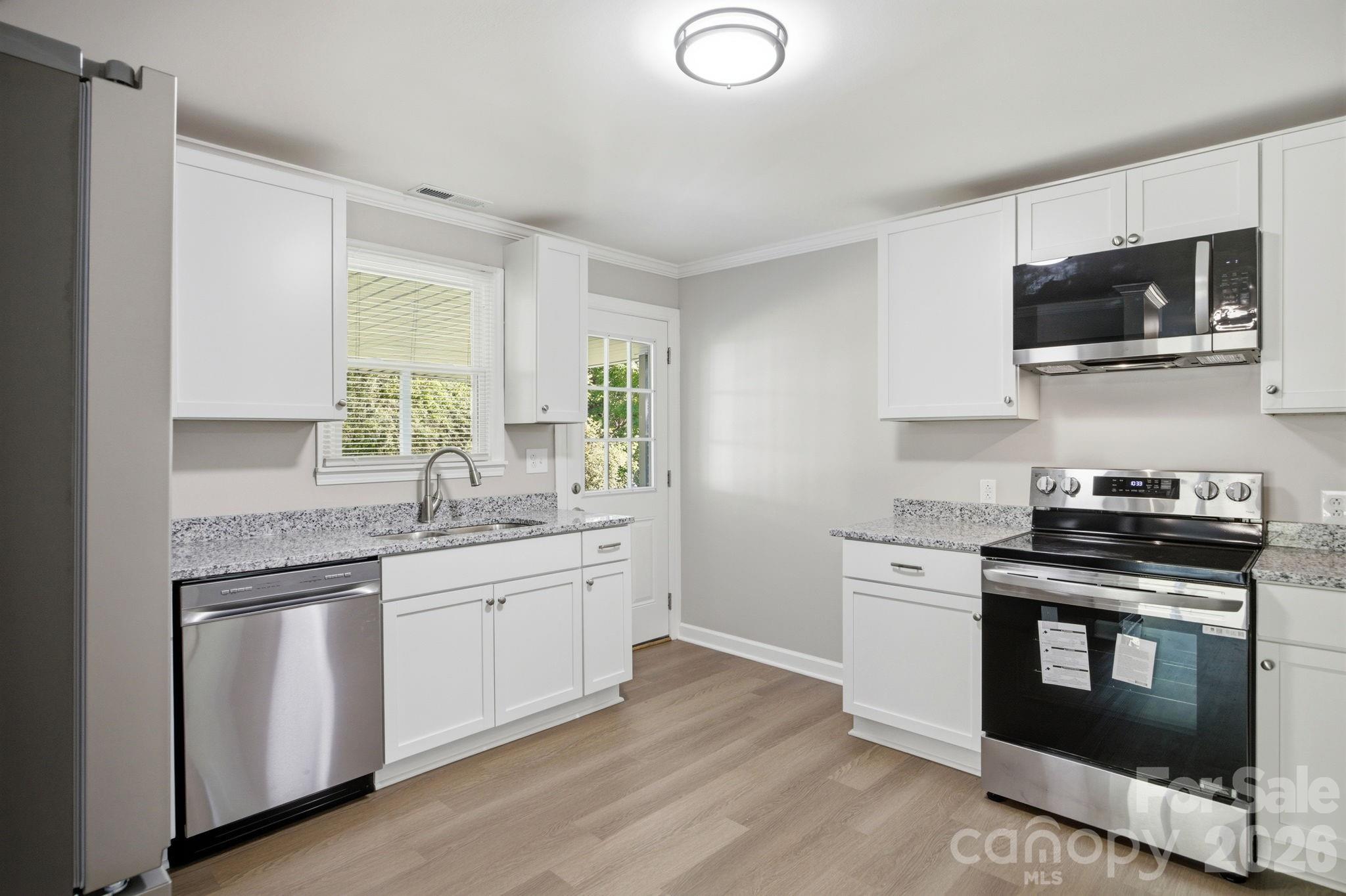3123 Castle Avenue — Hickory