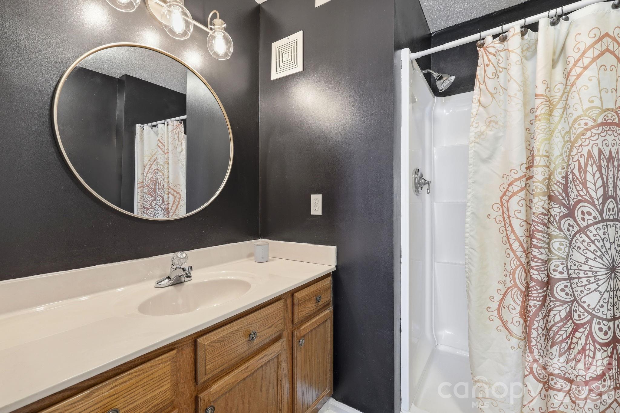 2705 Deermouse Way — Hendersonville