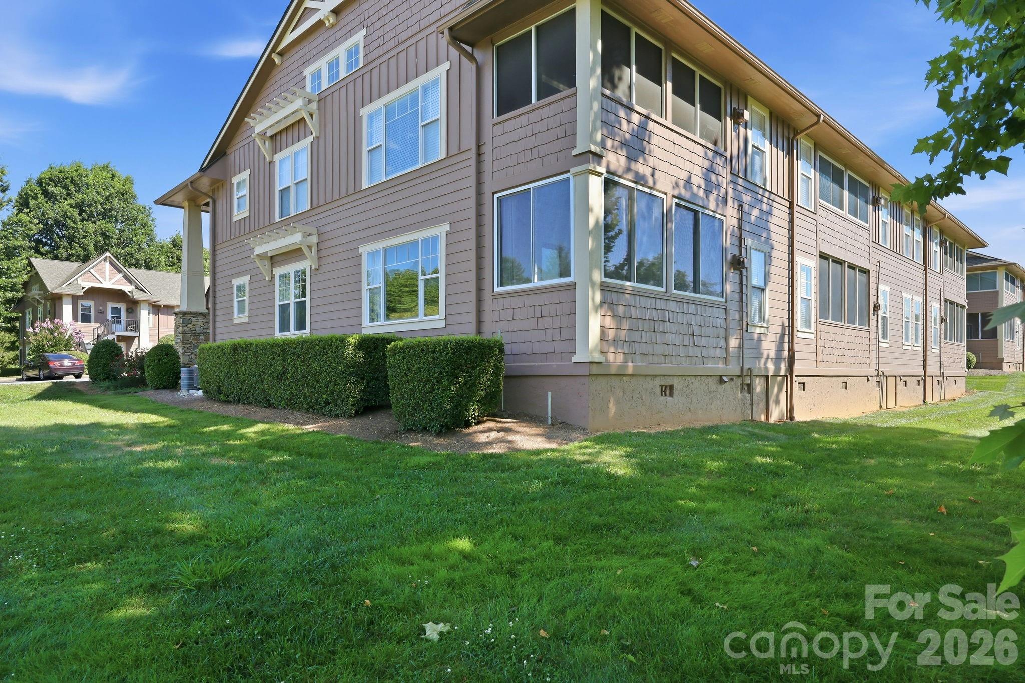 2705 Deermouse Way — Hendersonville