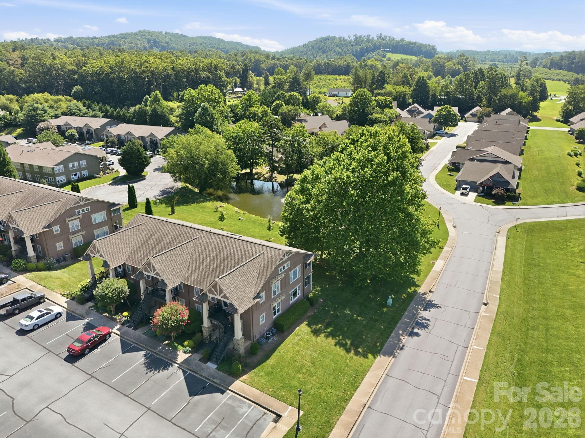 2705 Deermouse Way — Hendersonville