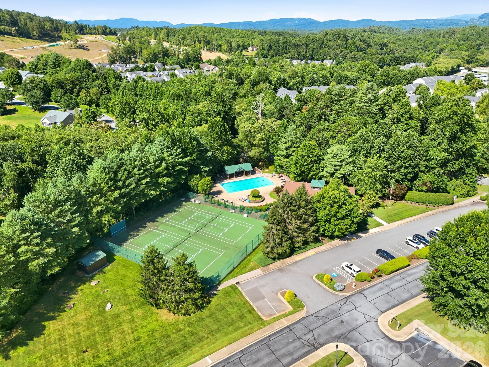 2705 Deermouse Way — Hendersonville