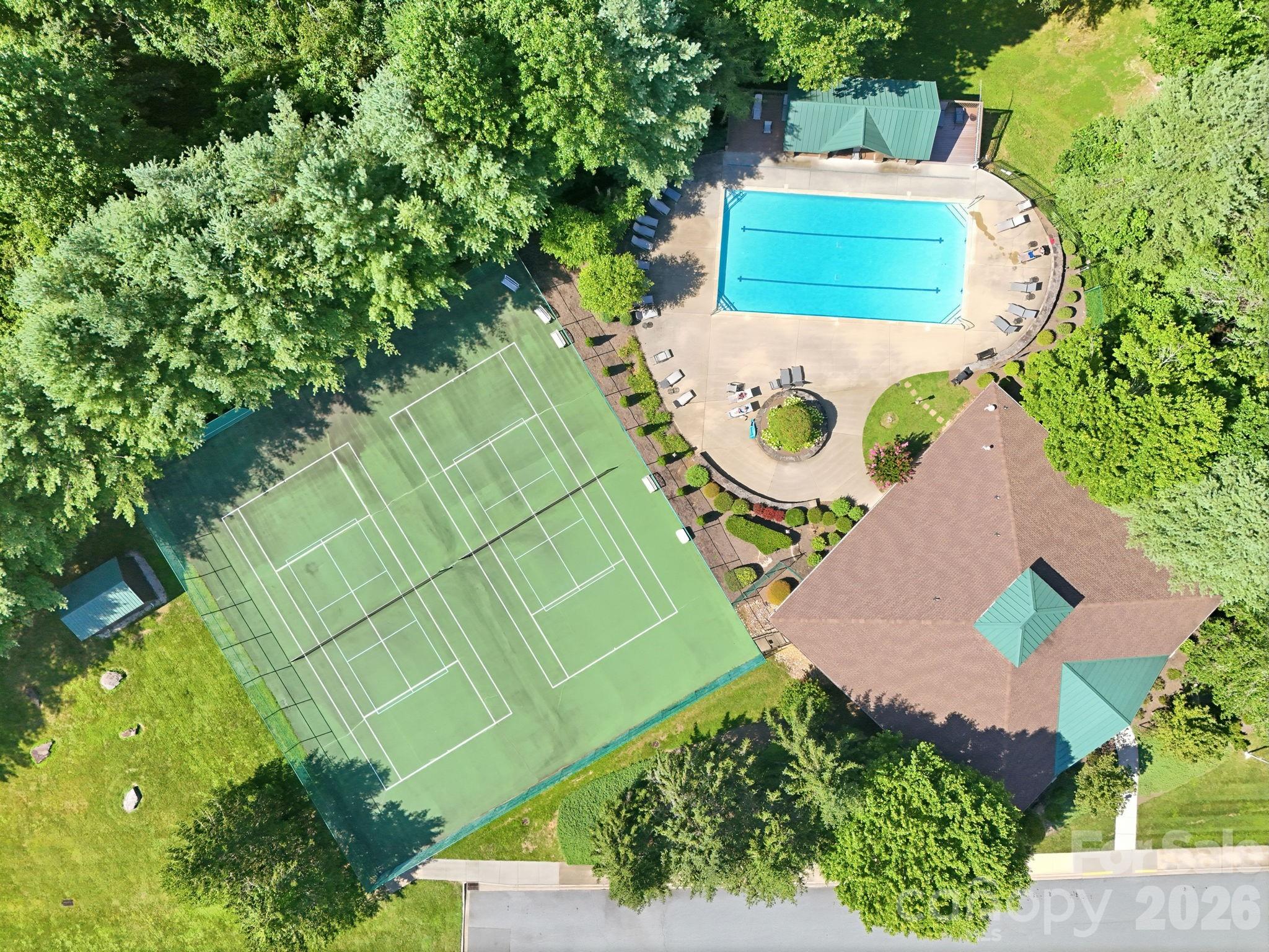 2705 Deermouse Way — Hendersonville