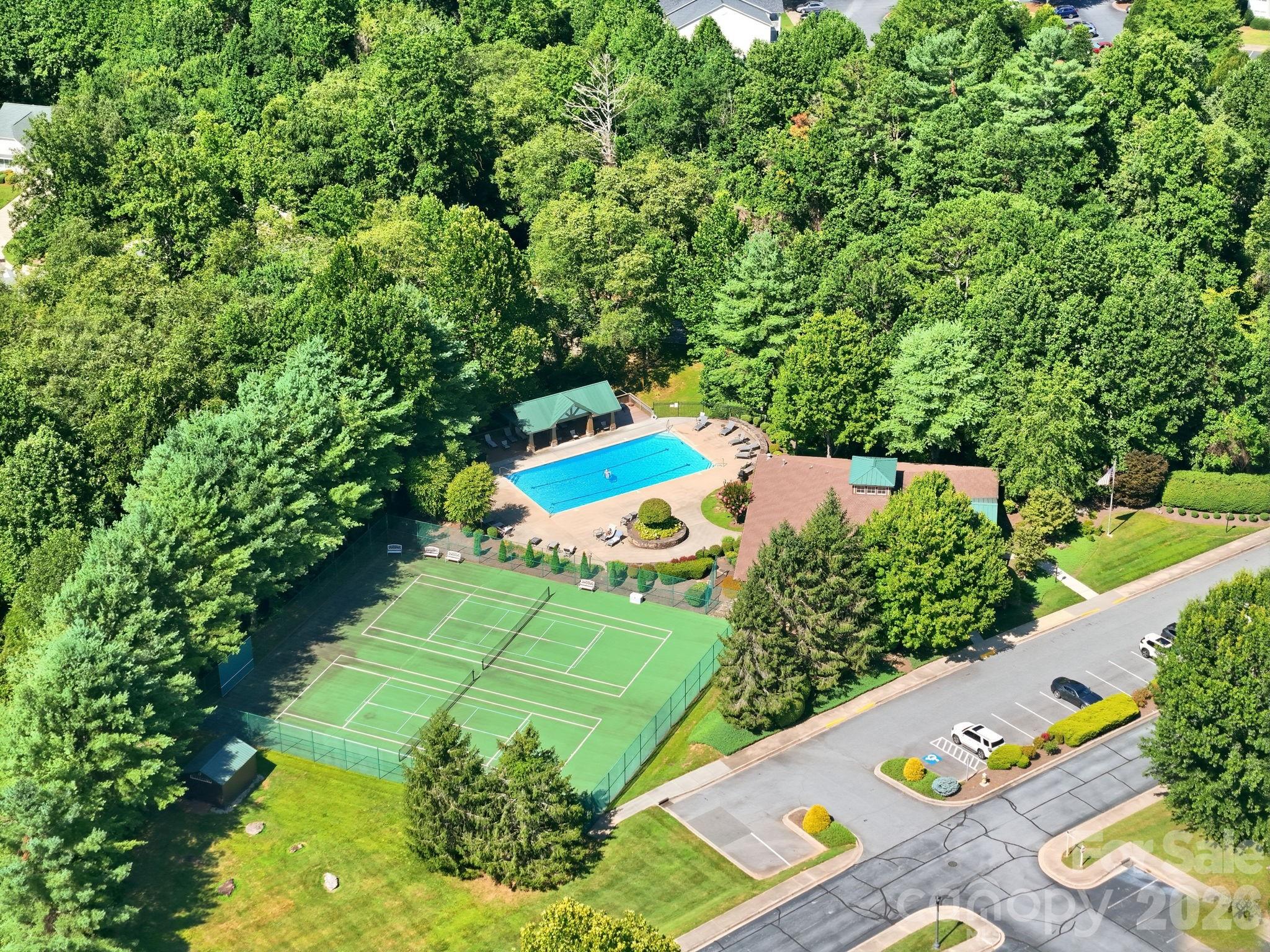 2705 Deermouse Way — Hendersonville