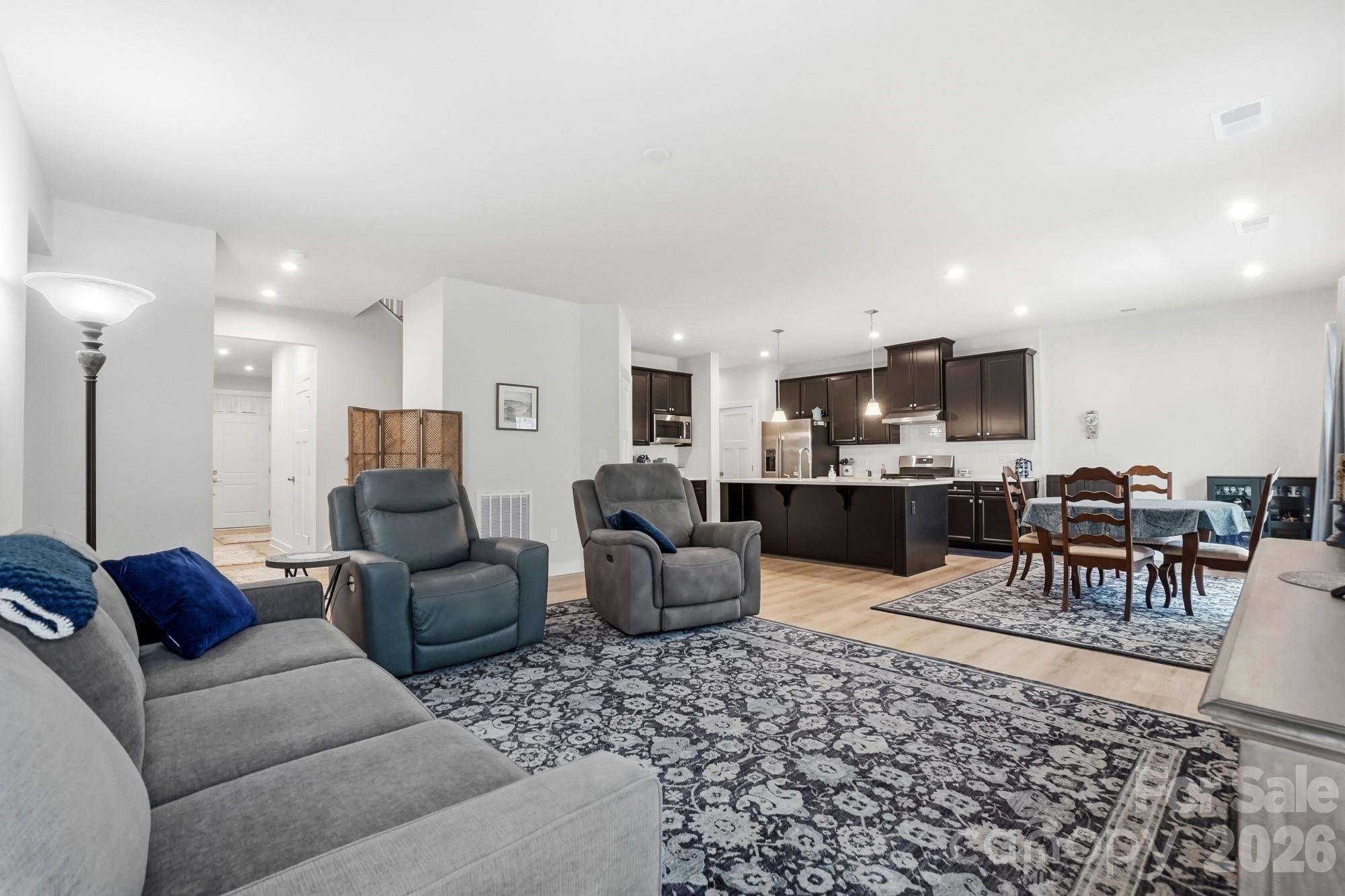 1812 Meredith Place — Monroe