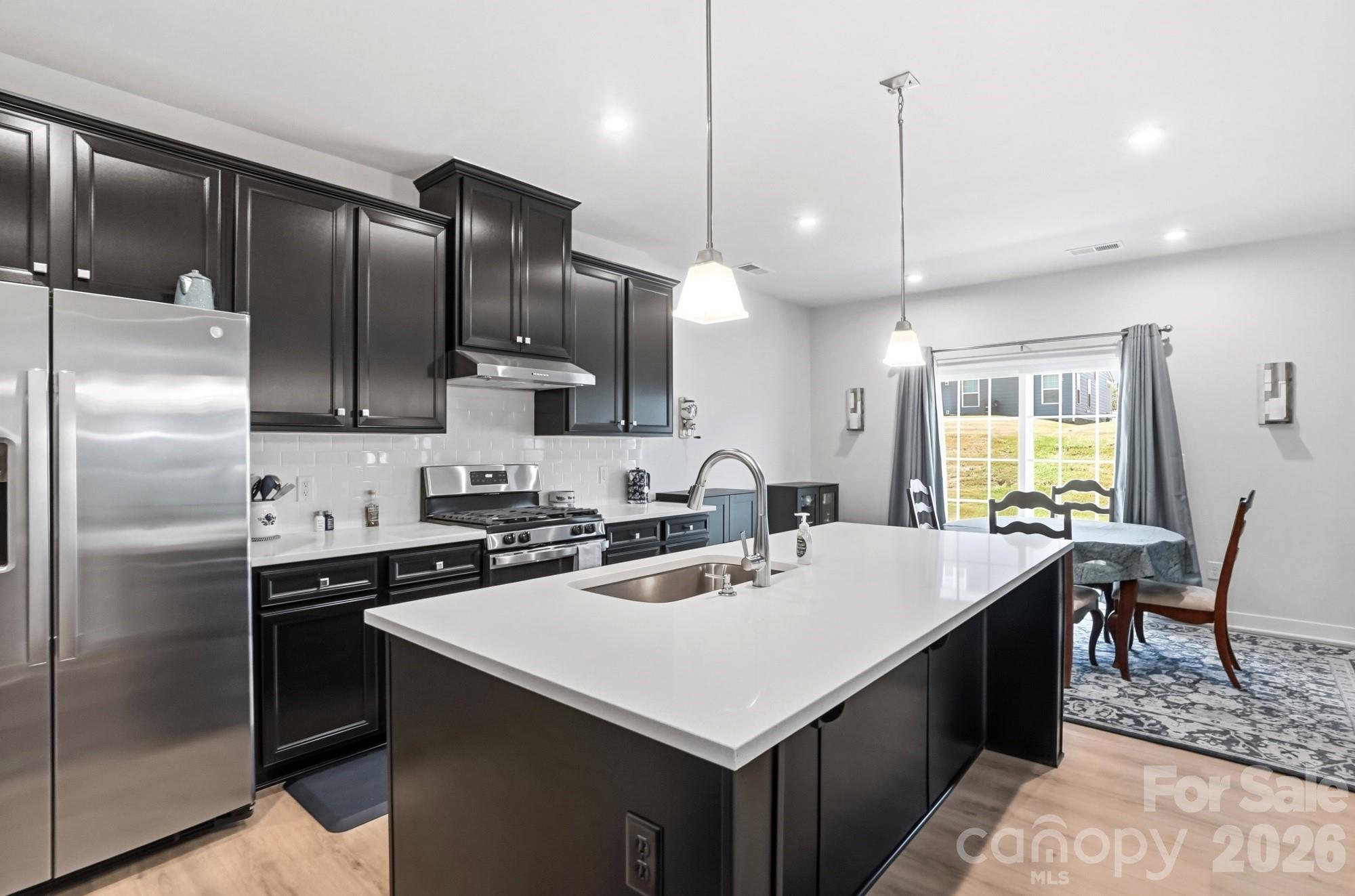 1812 Meredith Place — Monroe