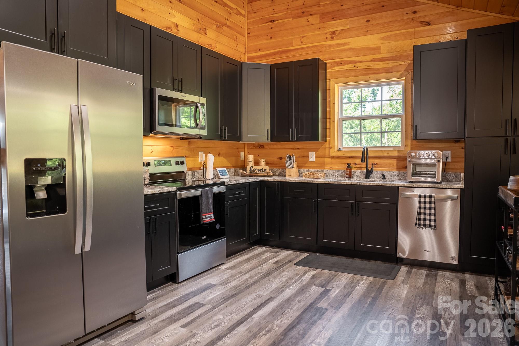 7087 Birch Lane — Morganton