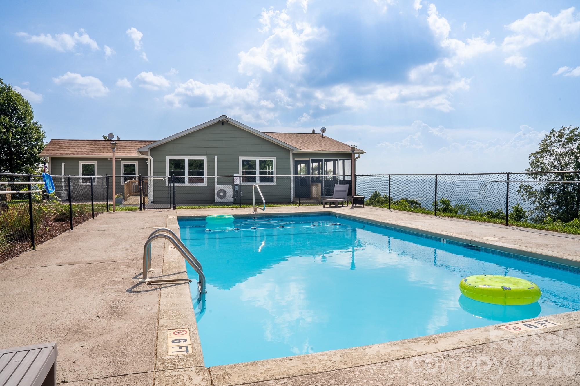 7087 Birch Lane — Morganton