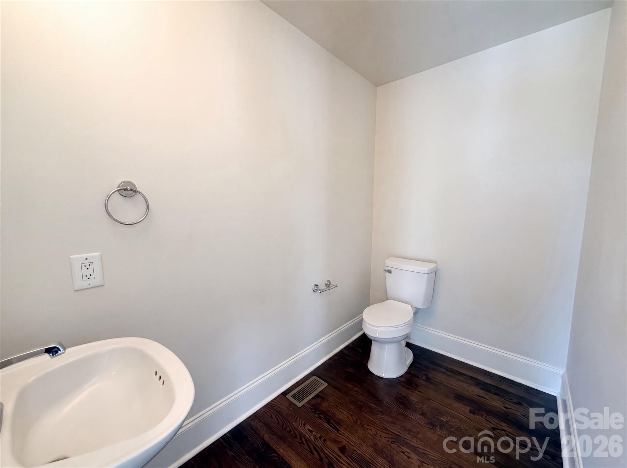 502 Live Oaks Court — Fort Mill