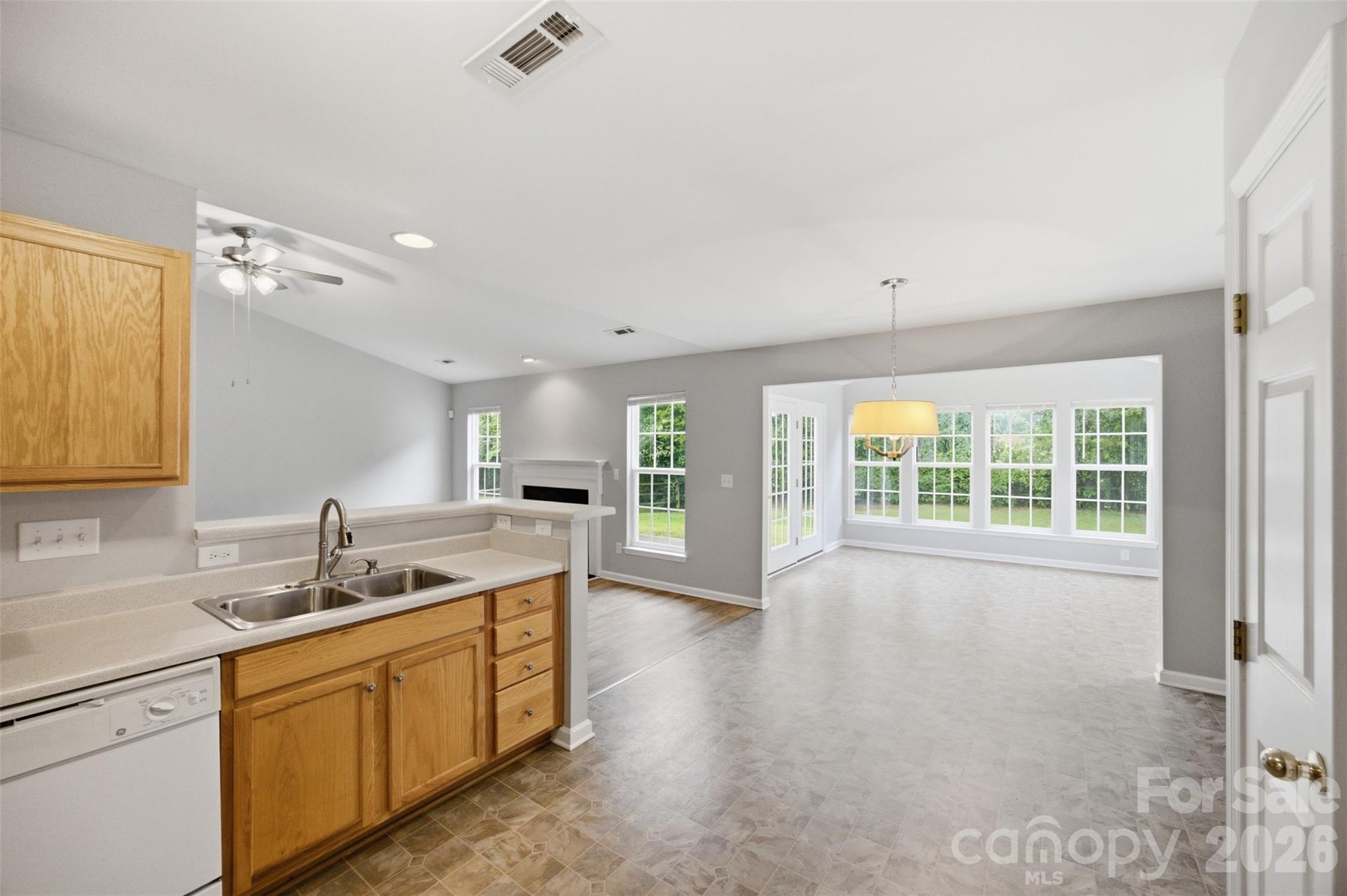325 Dutchmans Meadow Drive — Mount Holly