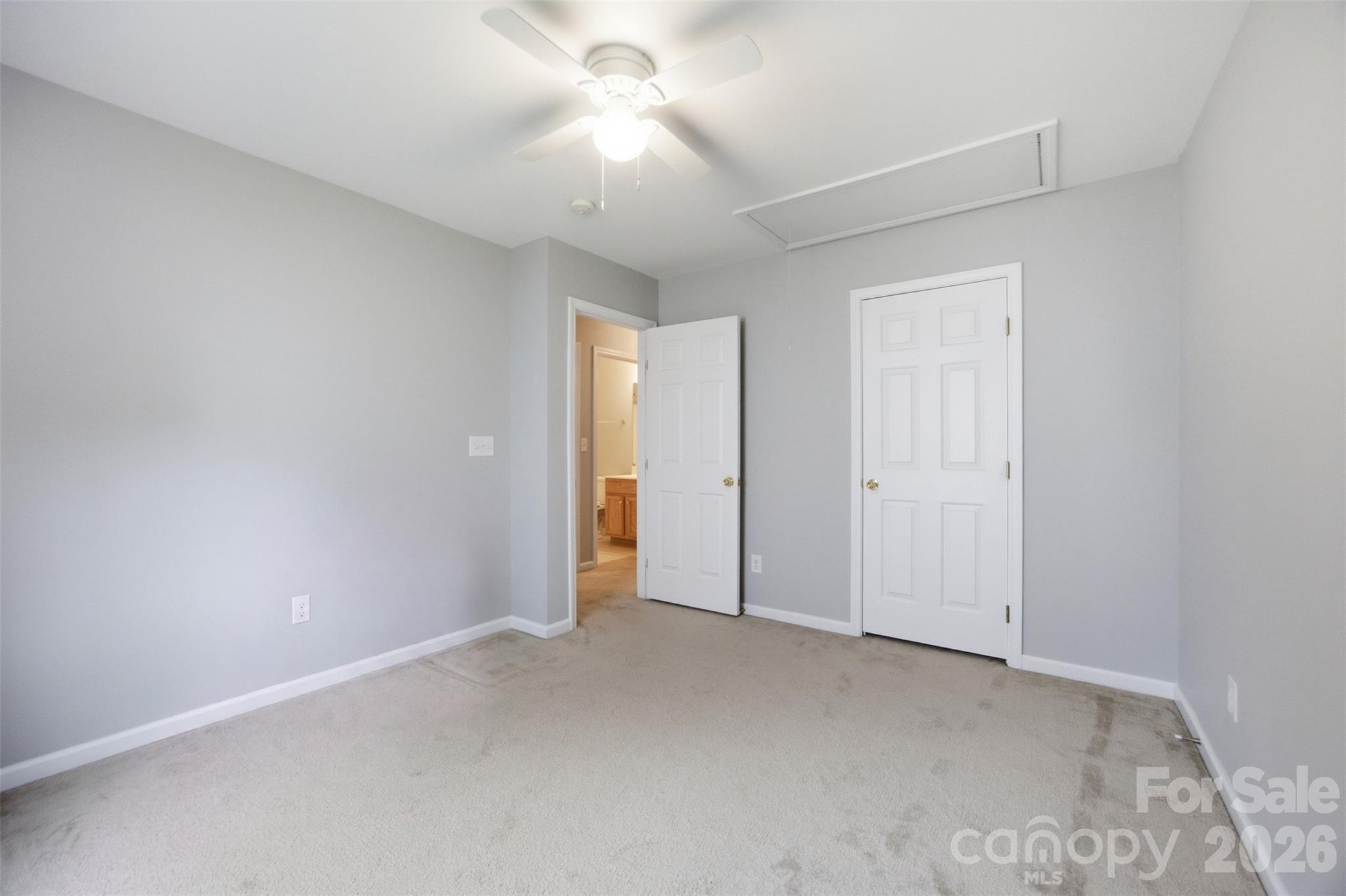 325 Dutchmans Meadow Drive — Mount Holly