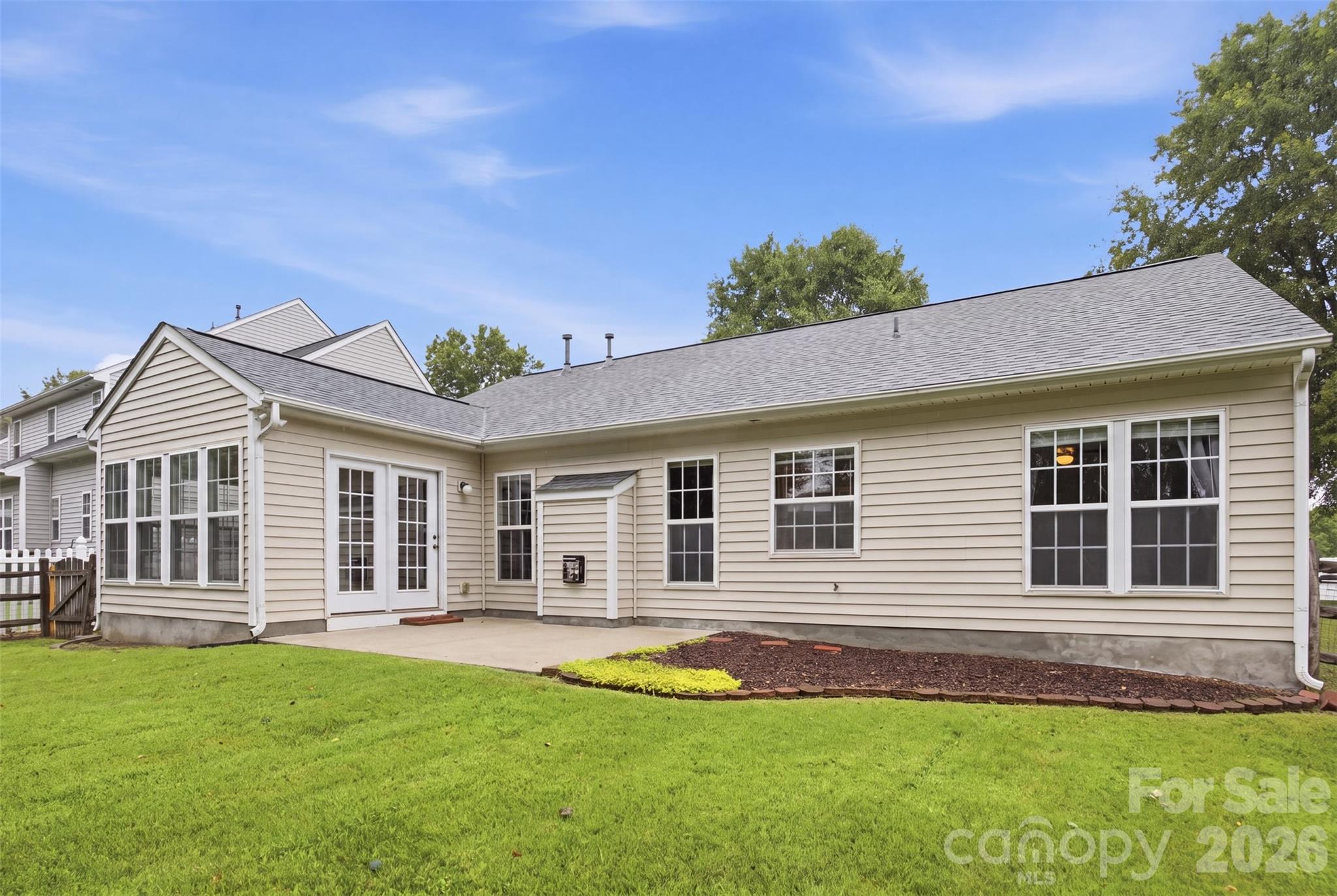 325 Dutchmans Meadow Drive — Mount Holly