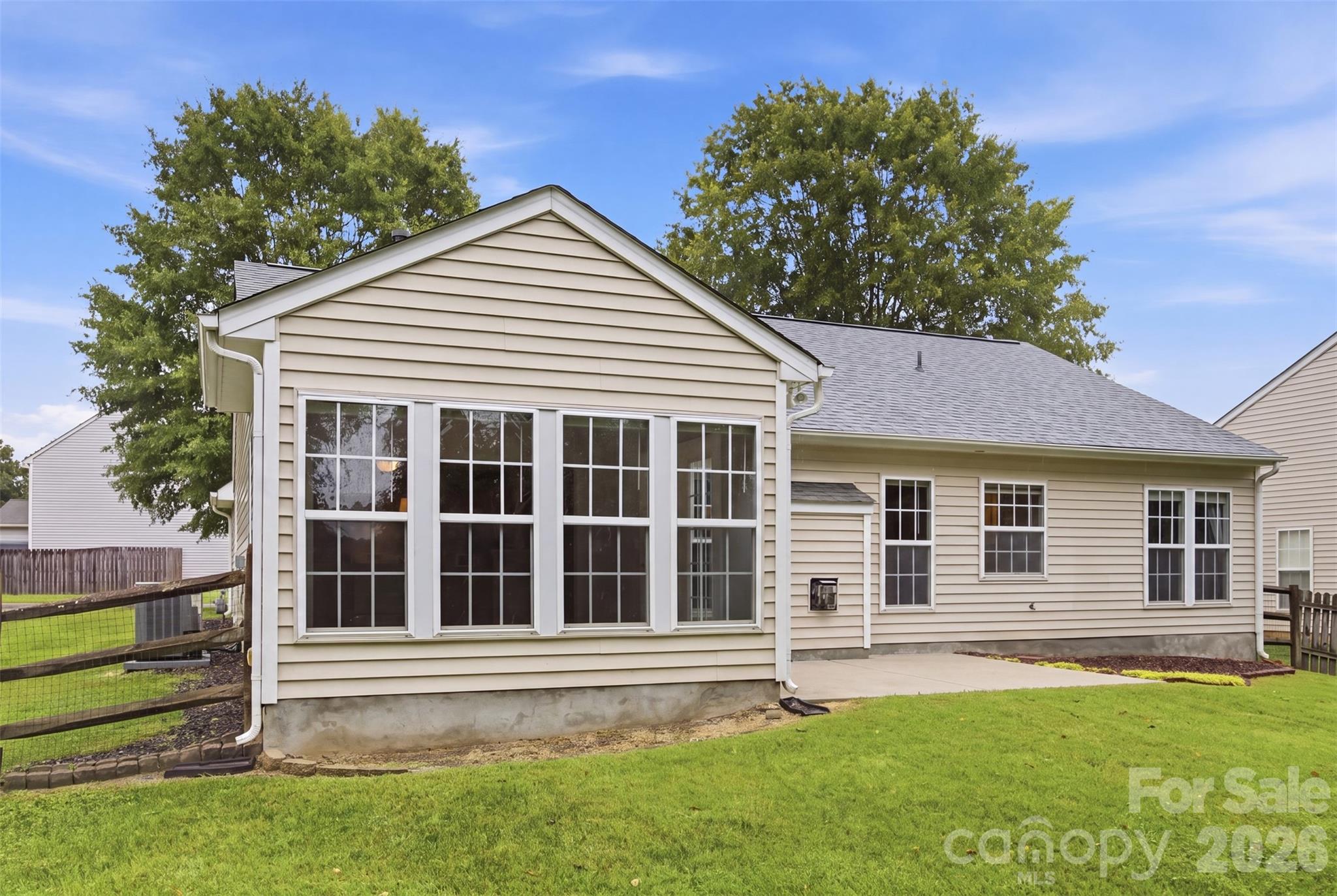 325 Dutchmans Meadow Drive — Mount Holly