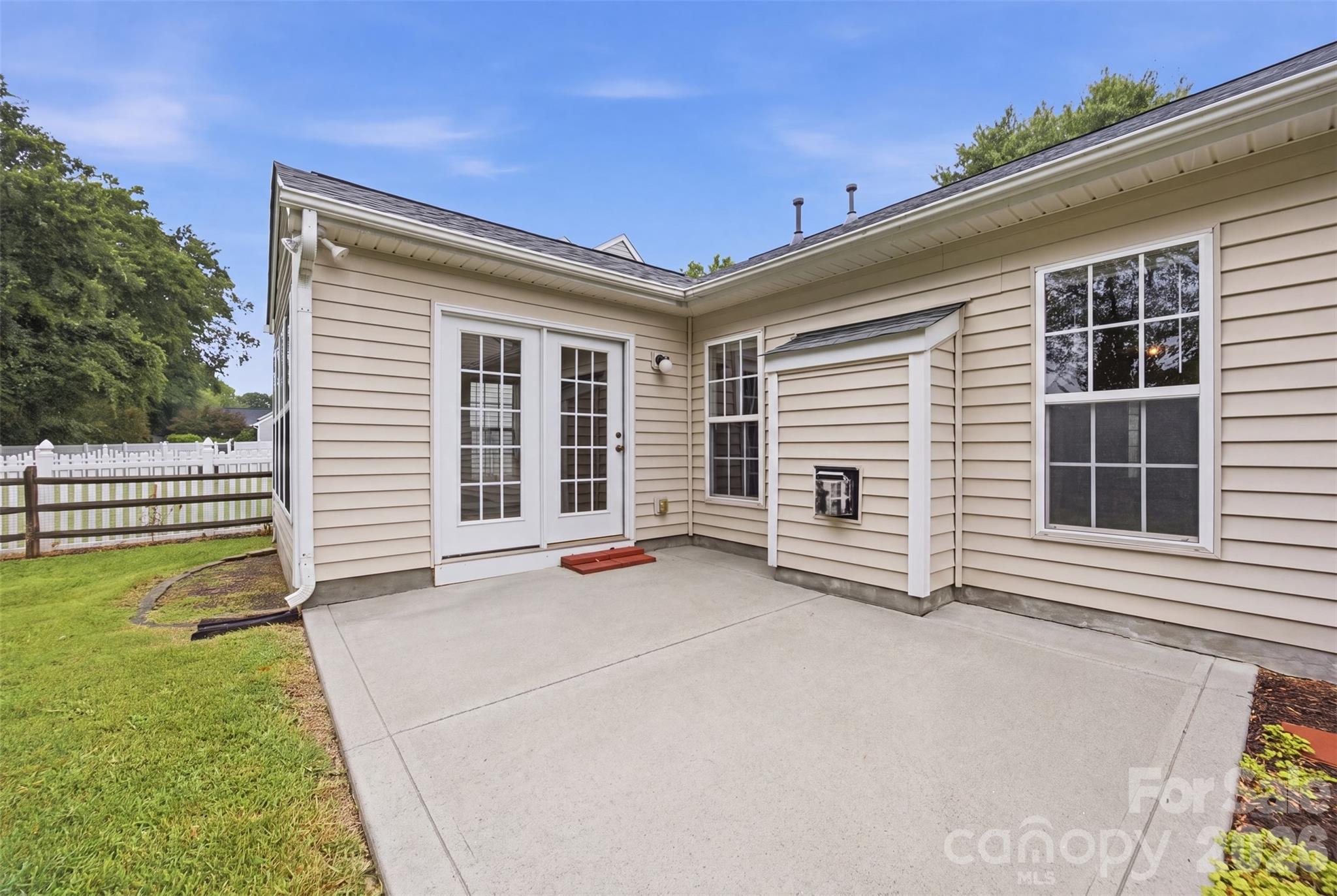 325 Dutchmans Meadow Drive — Mount Holly