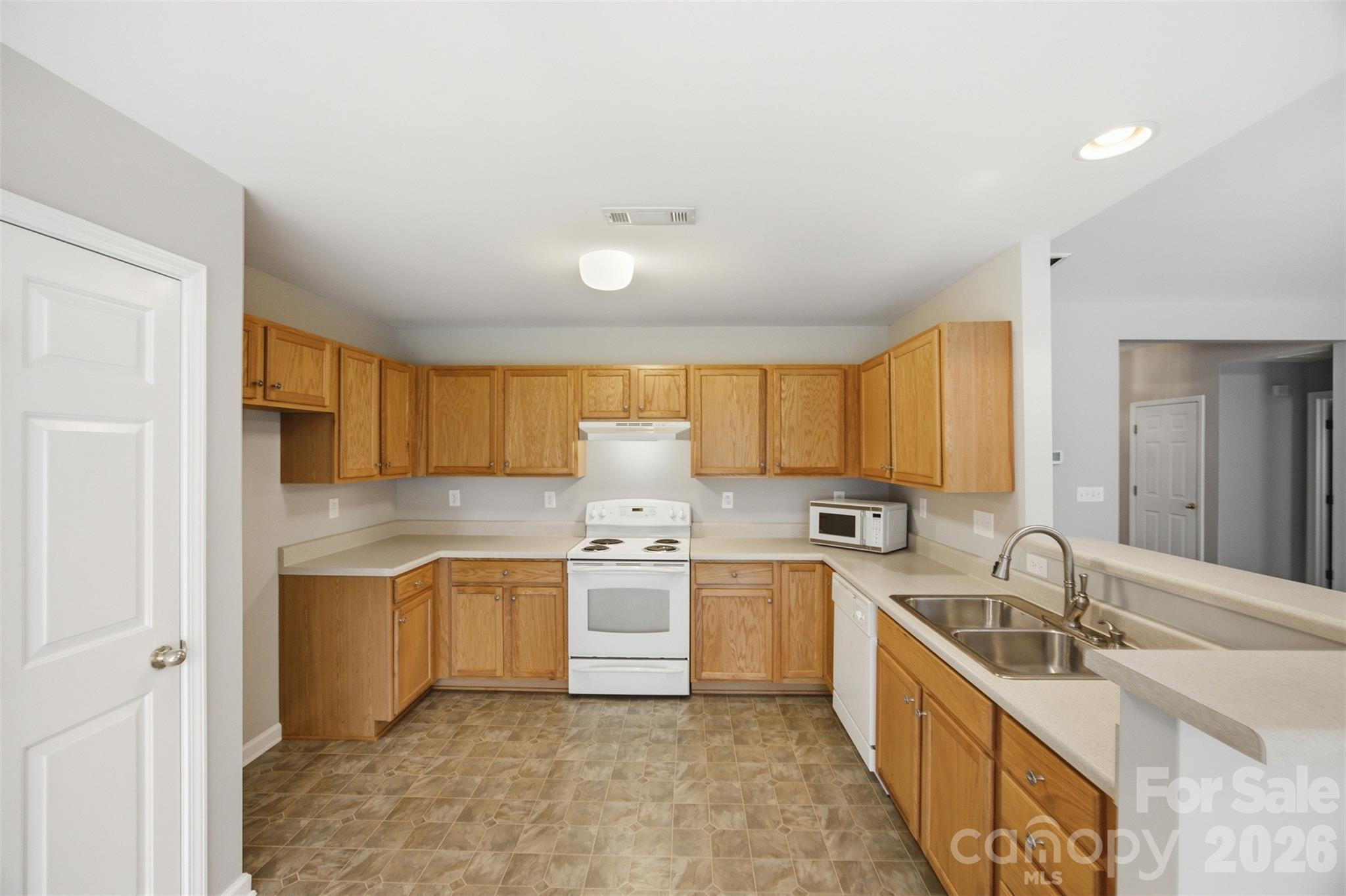 325 Dutchmans Meadow Drive — Mount Holly