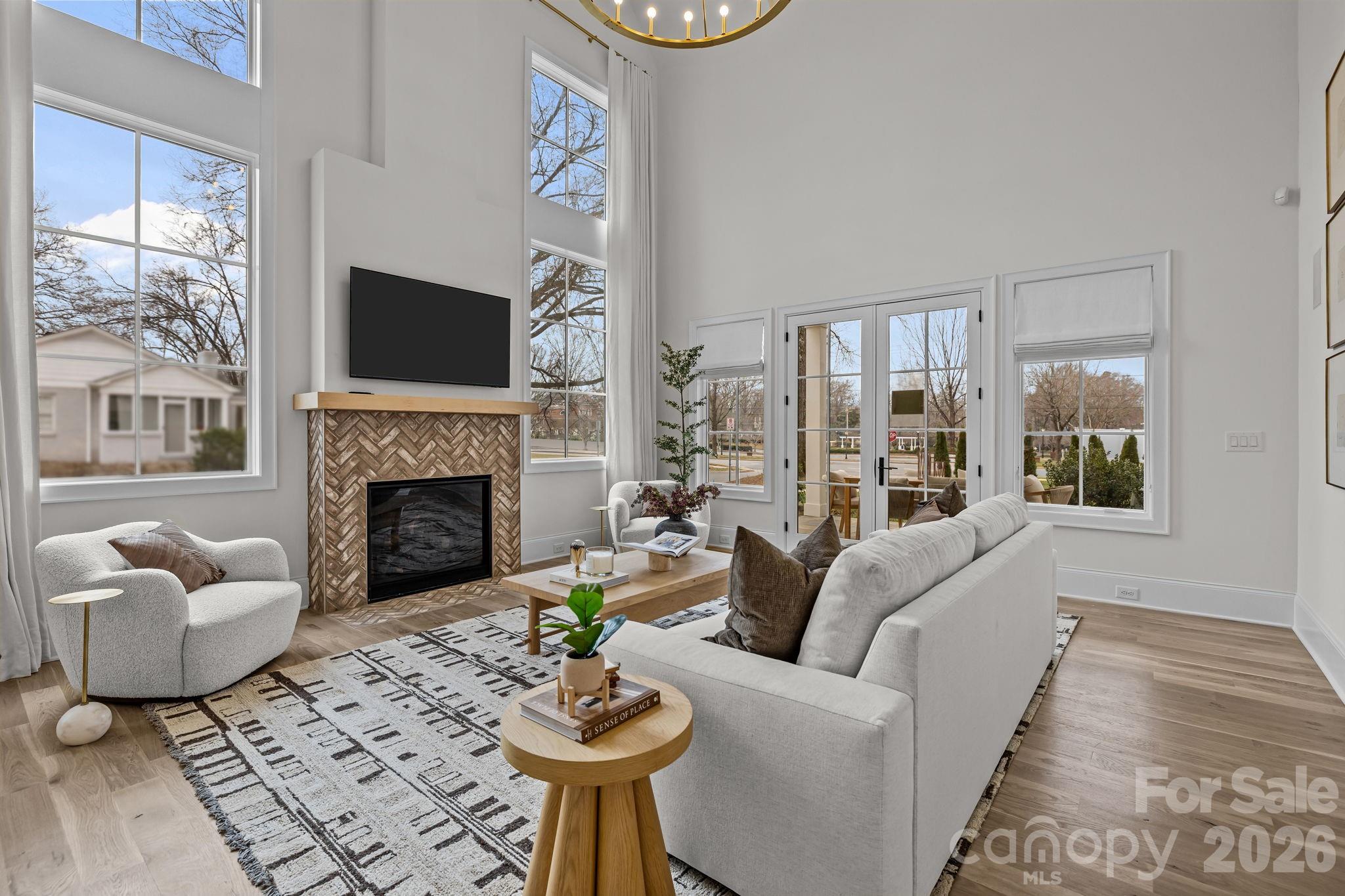 1636 Ferncliff Road — Charlotte