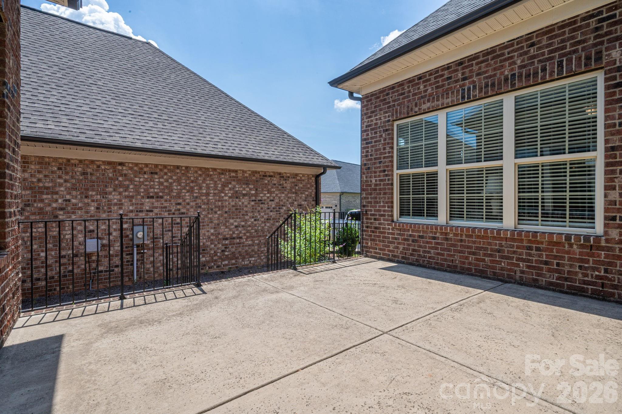 5247 Courtyard Lane — Belmont