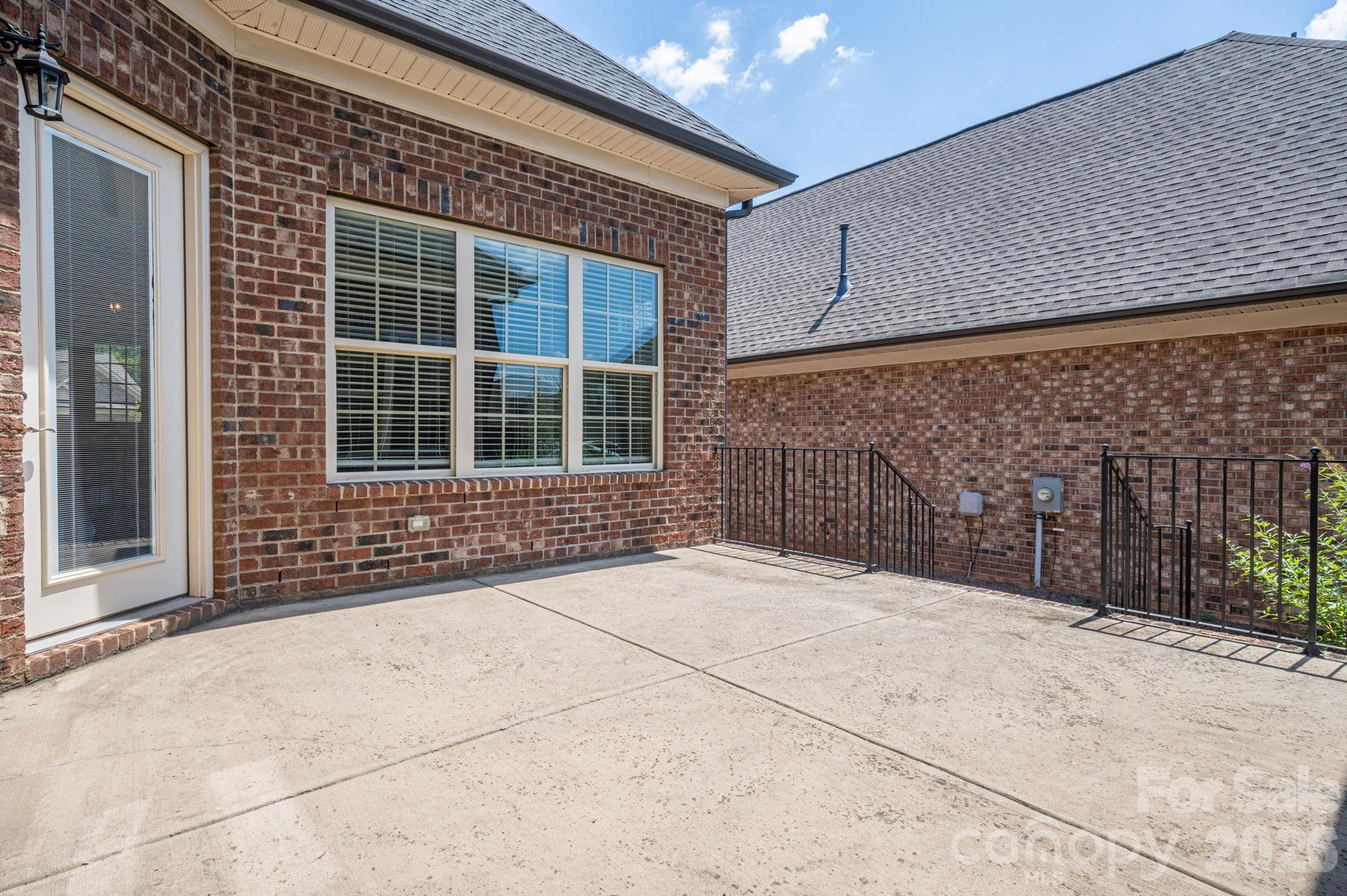 5247 Courtyard Lane — Belmont
