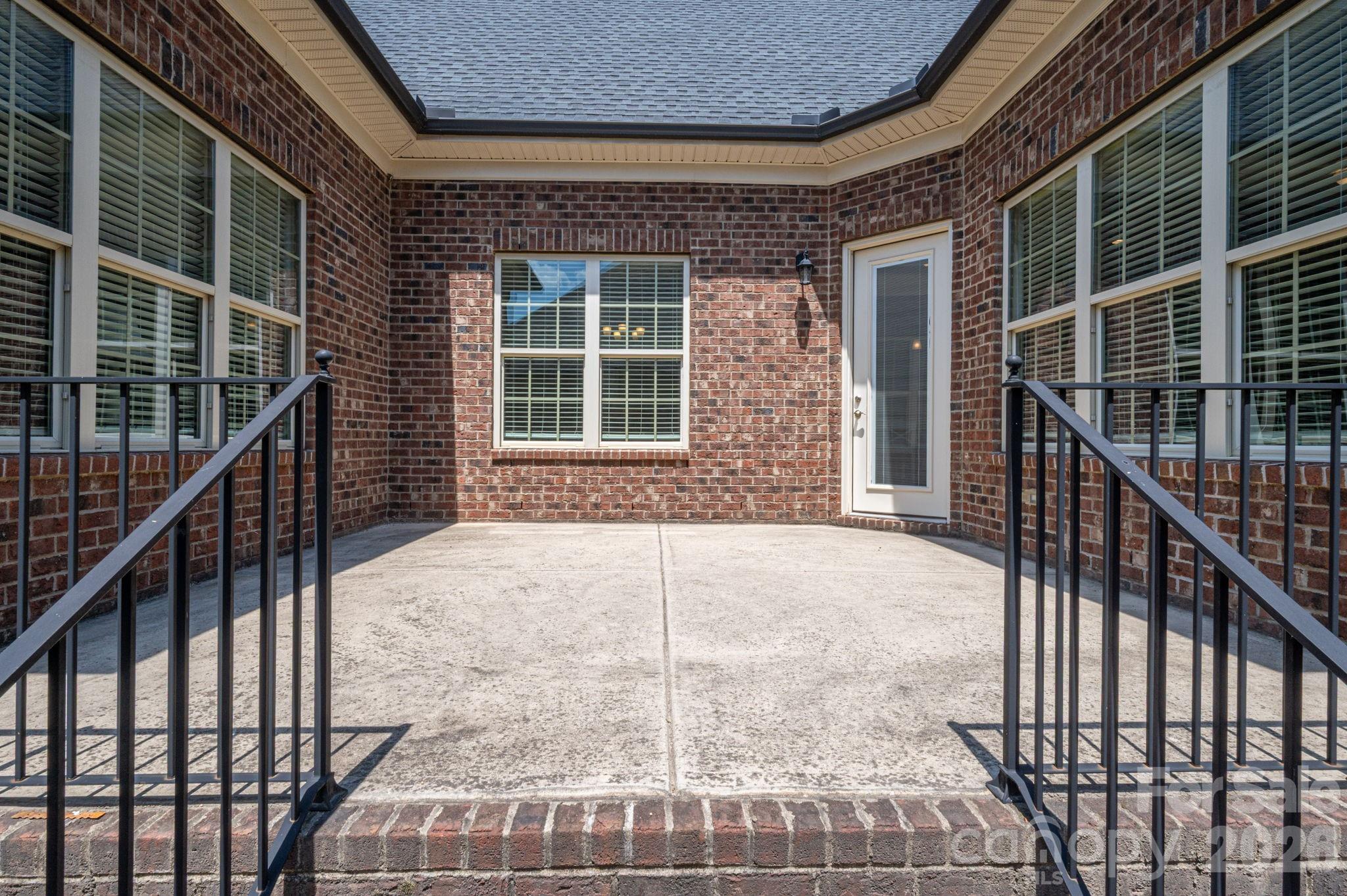 5247 Courtyard Lane — Belmont