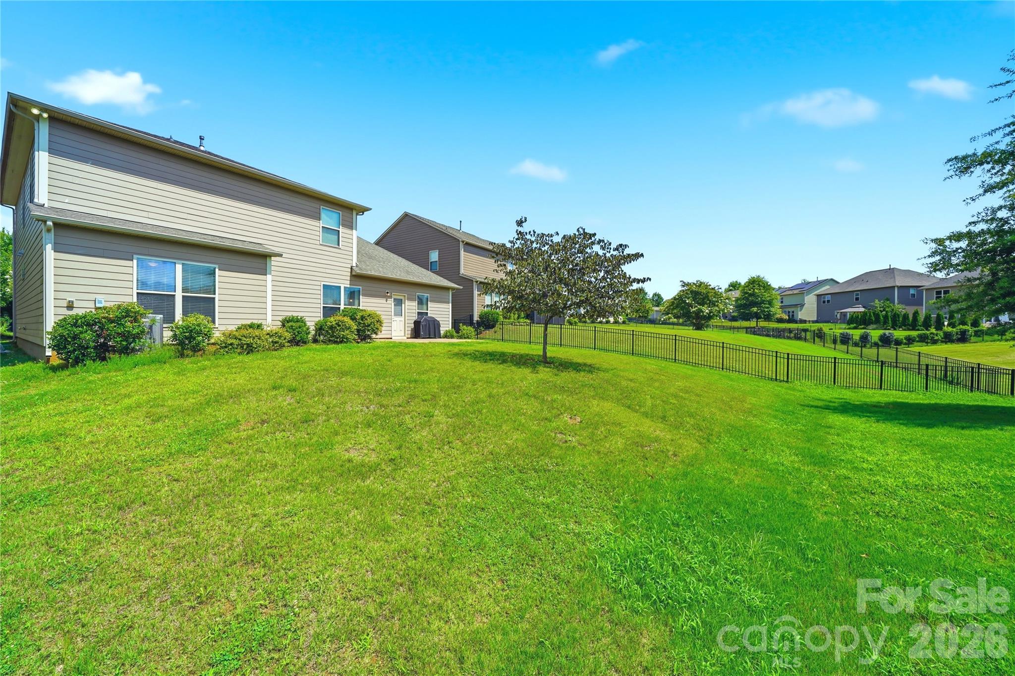 11141 Crane Creek Drive — Charlotte