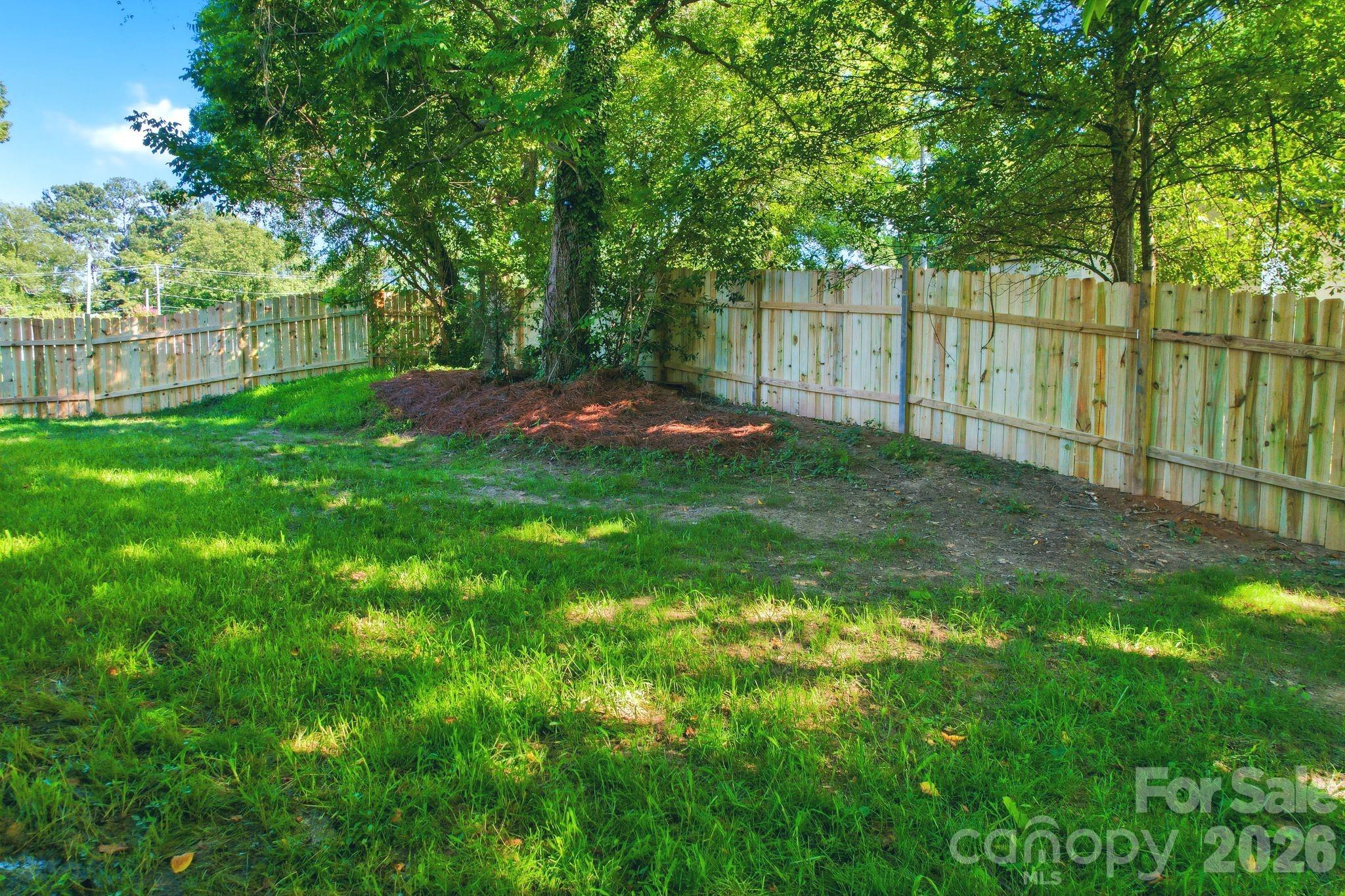 1111 W 7th Avenue — Gastonia