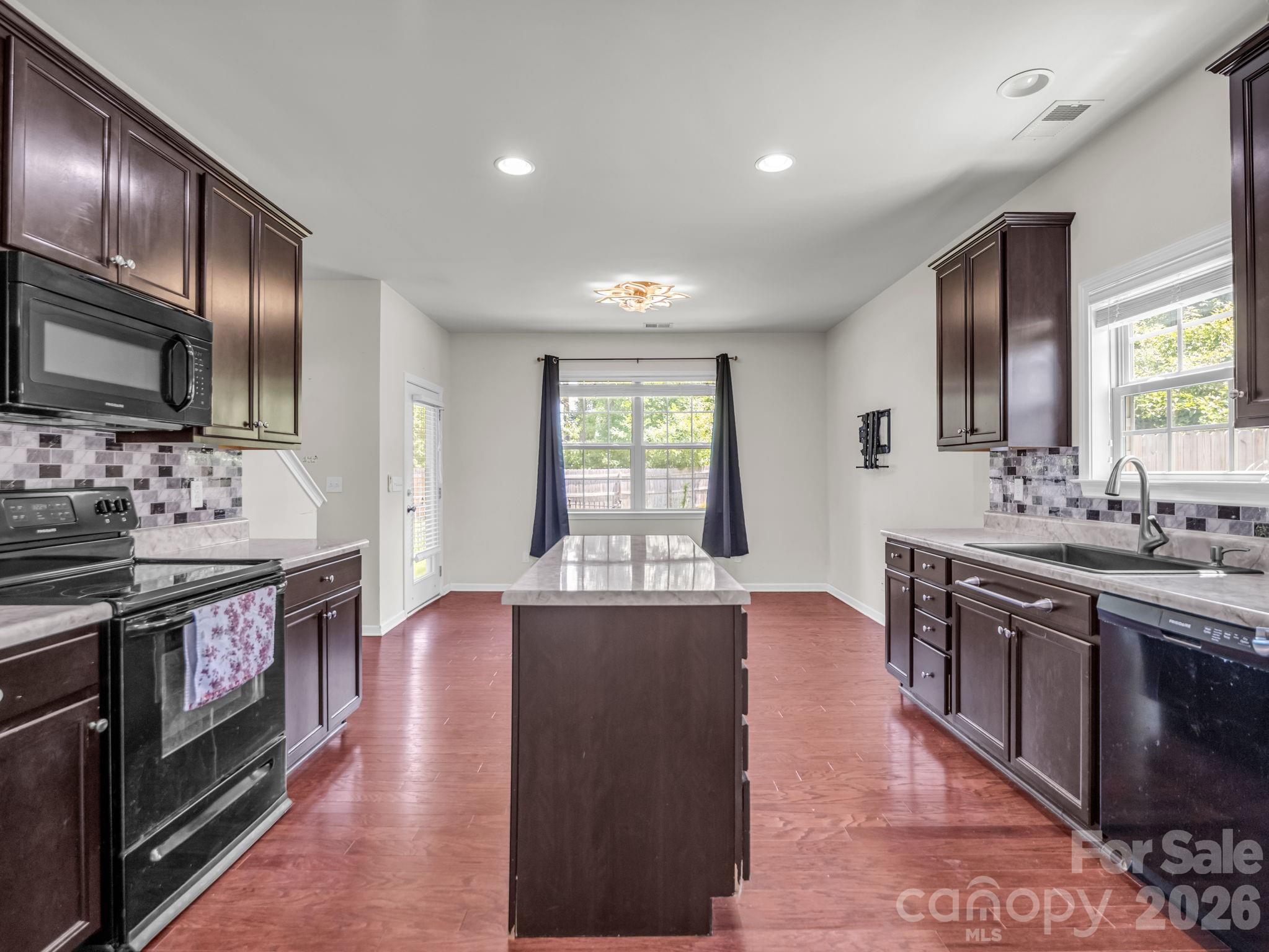 198 N River Road — Fletcher