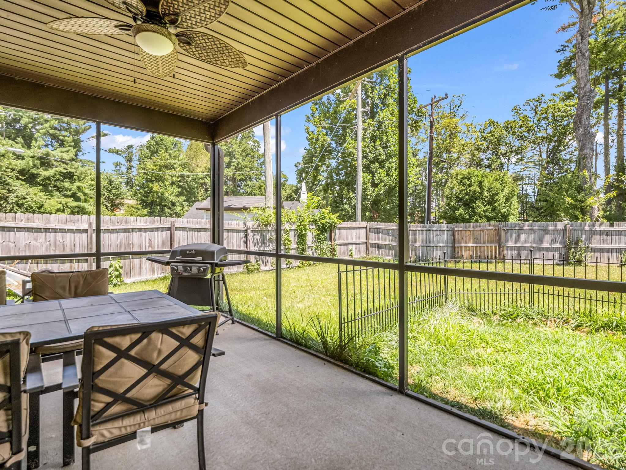 198 N River Road — Fletcher