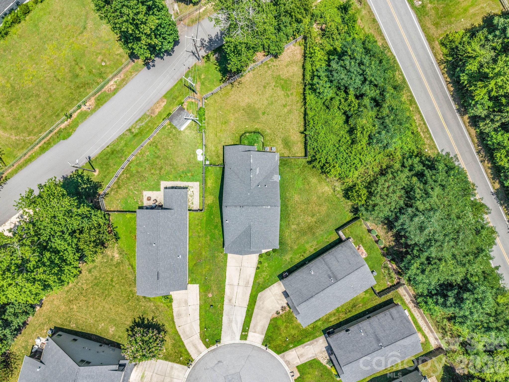 198 N River Road — Fletcher