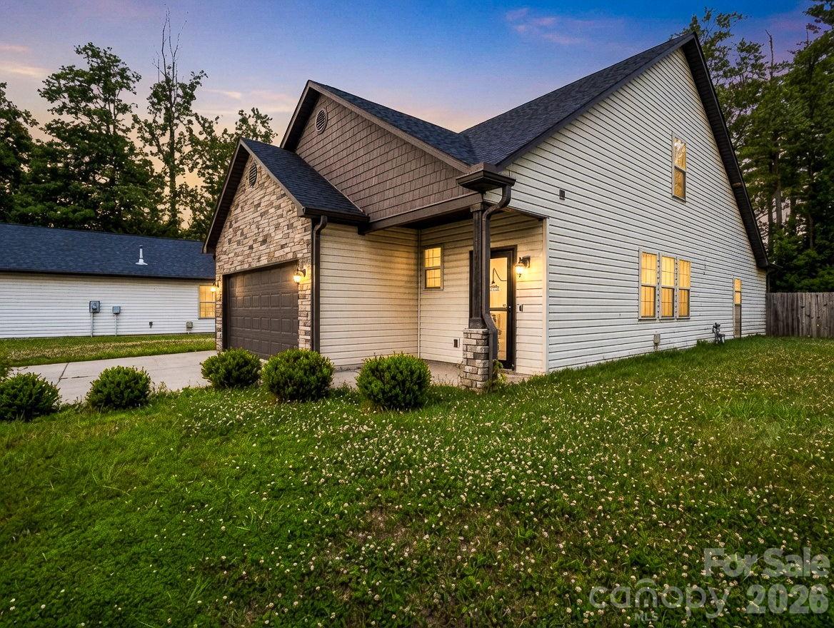 198 N River Road — Fletcher
