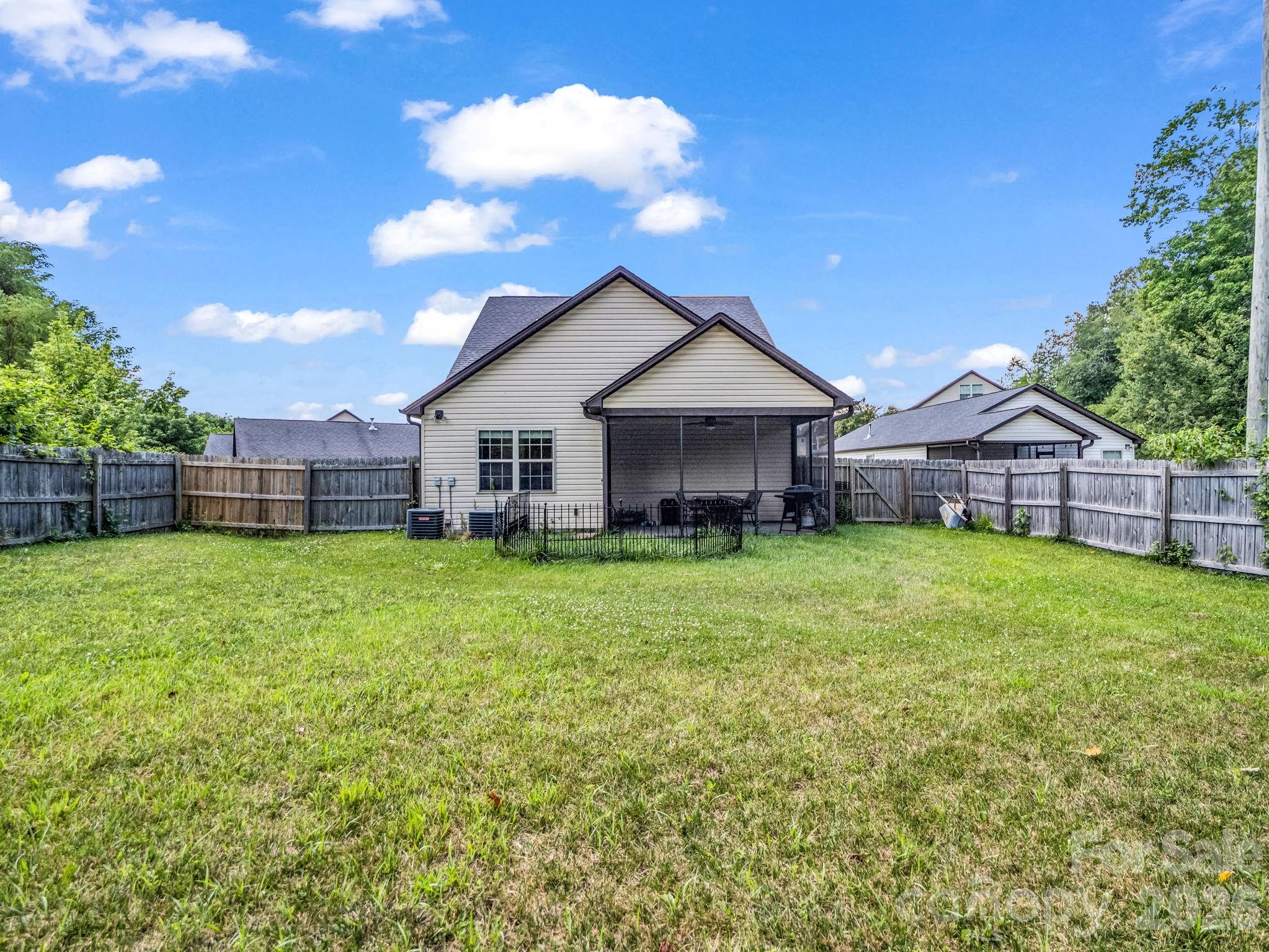 198 N River Road — Fletcher