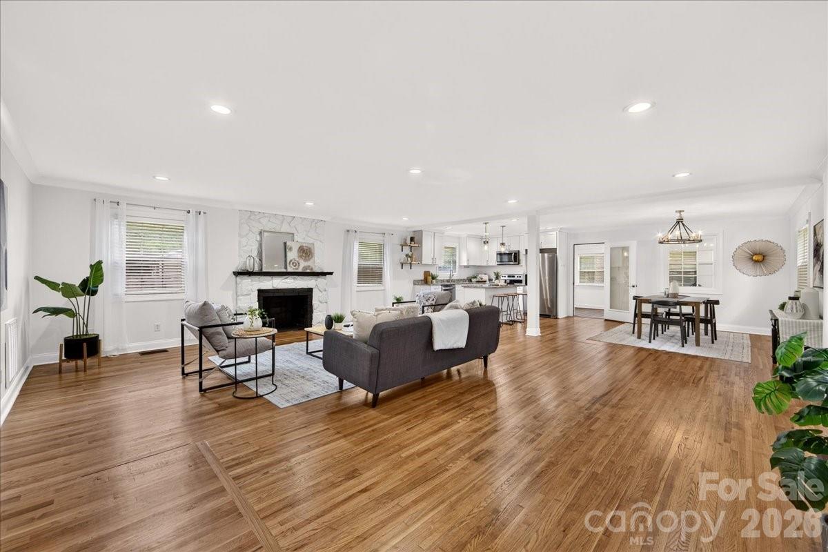 8000 Lawyers Road — Charlotte