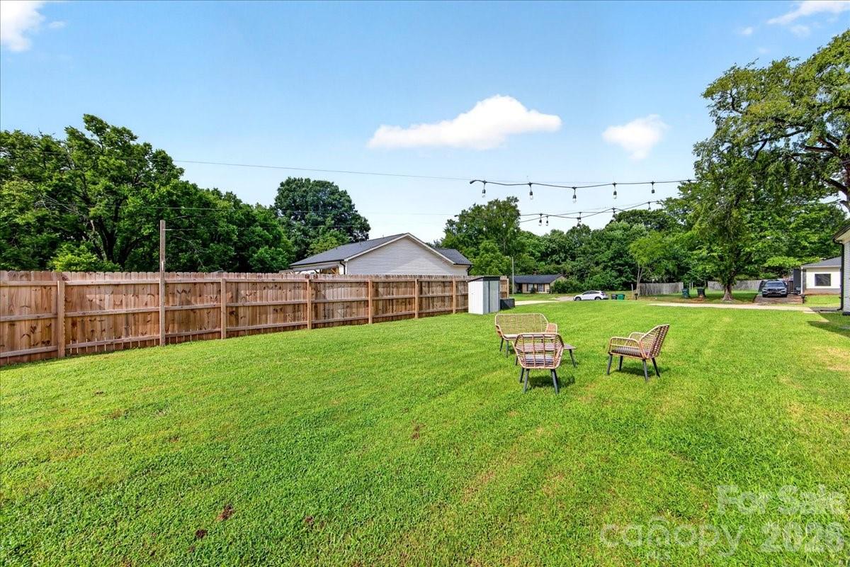 8000 Lawyers Road — Charlotte