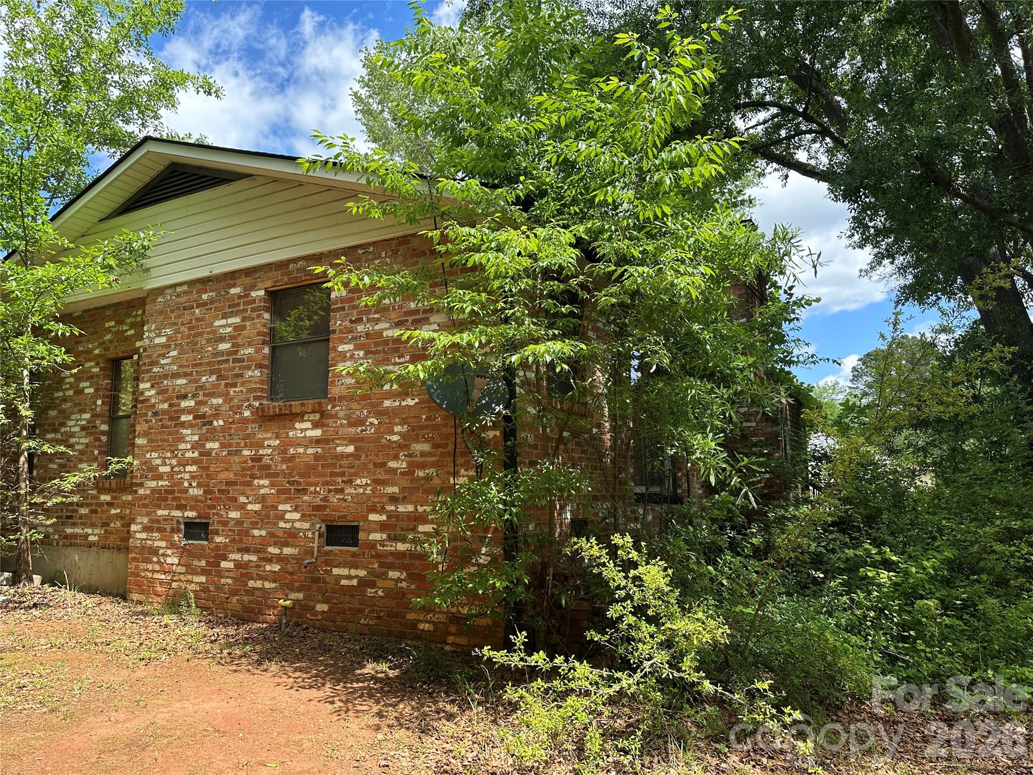 572 Ledbetter Road — Spindale