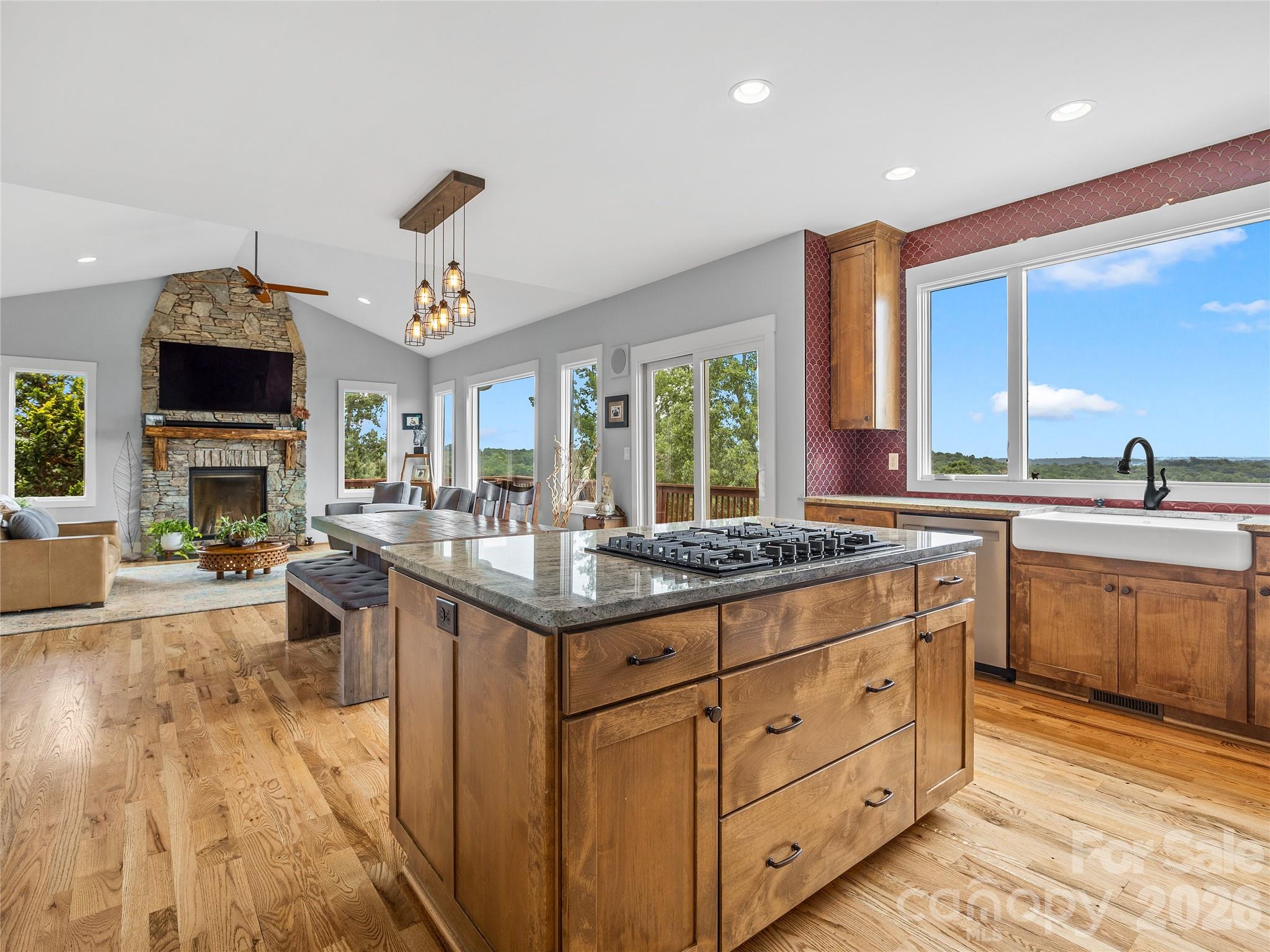 197 Arlys Lane — Tryon