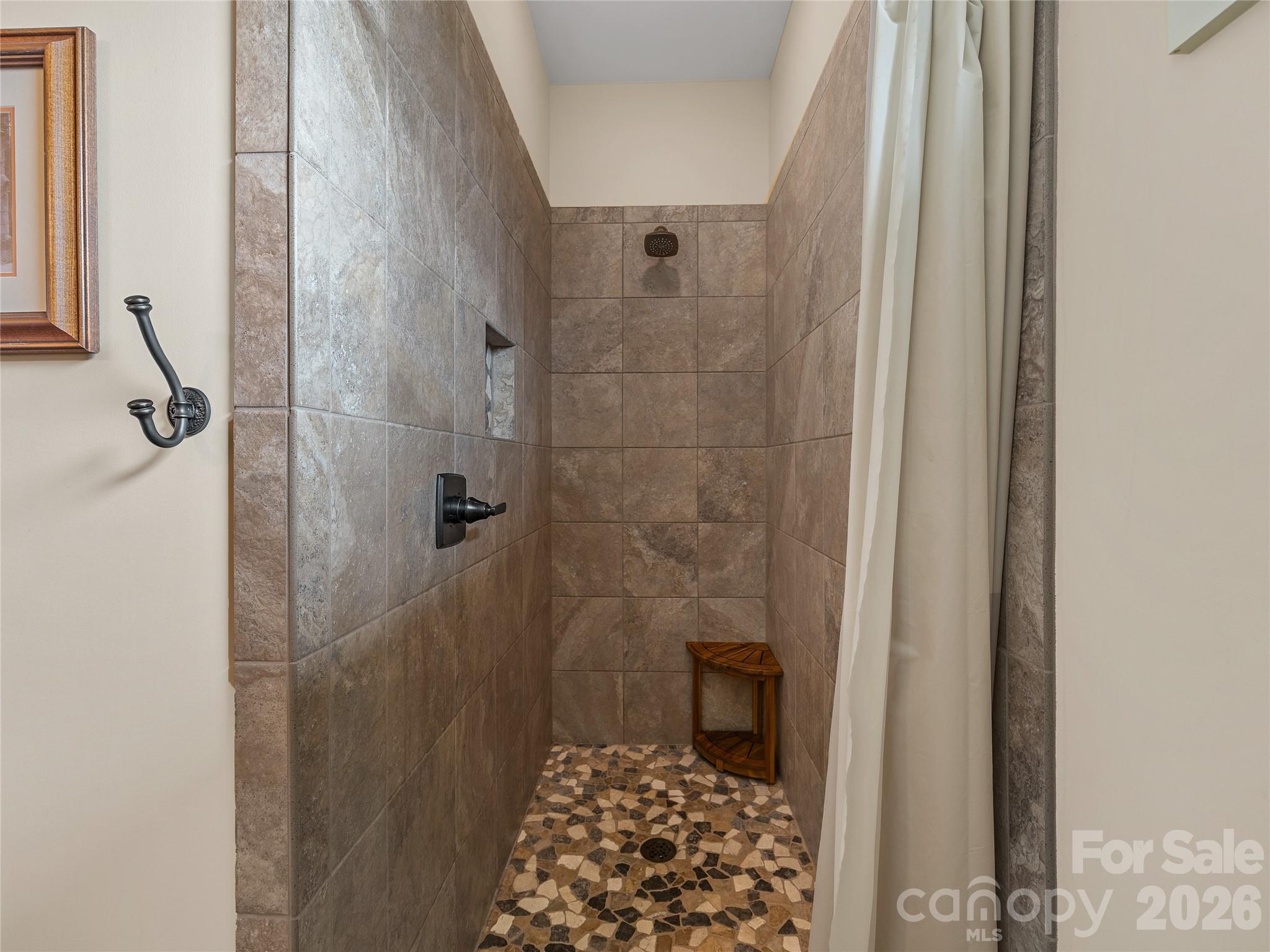 197 Arlys Lane — Tryon