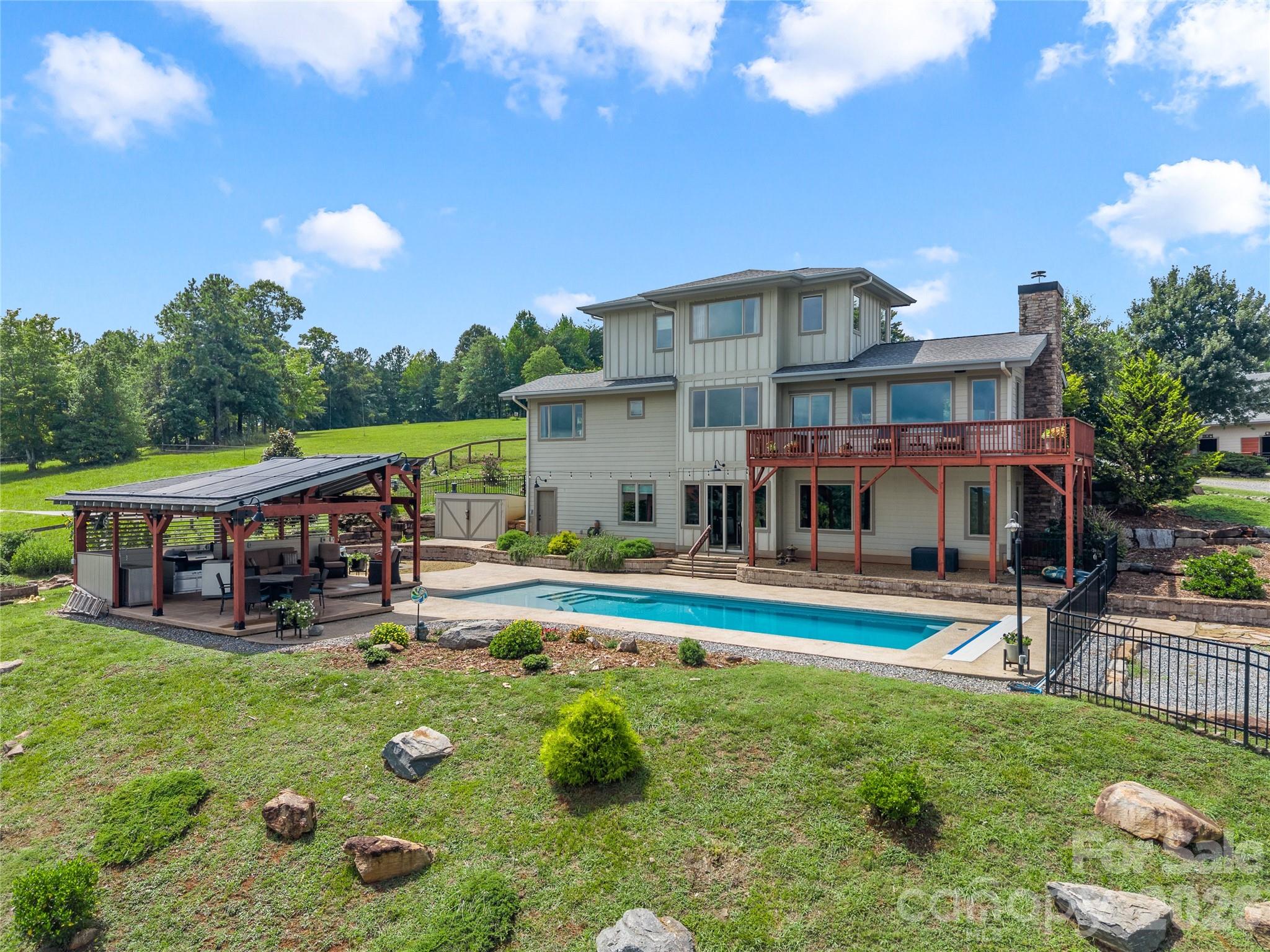 197 Arlys Lane — Tryon