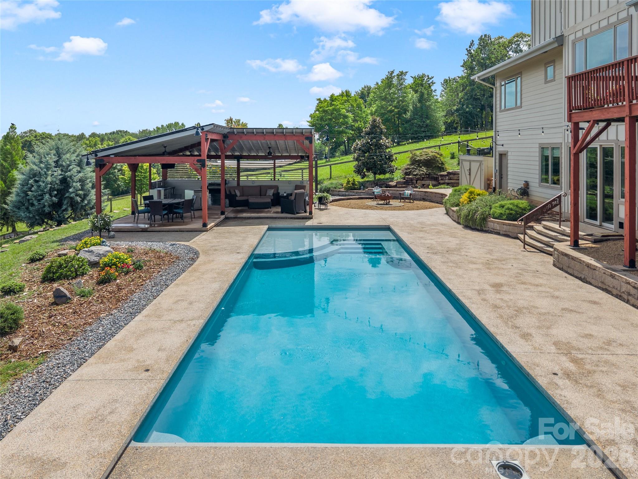 197 Arlys Lane — Tryon