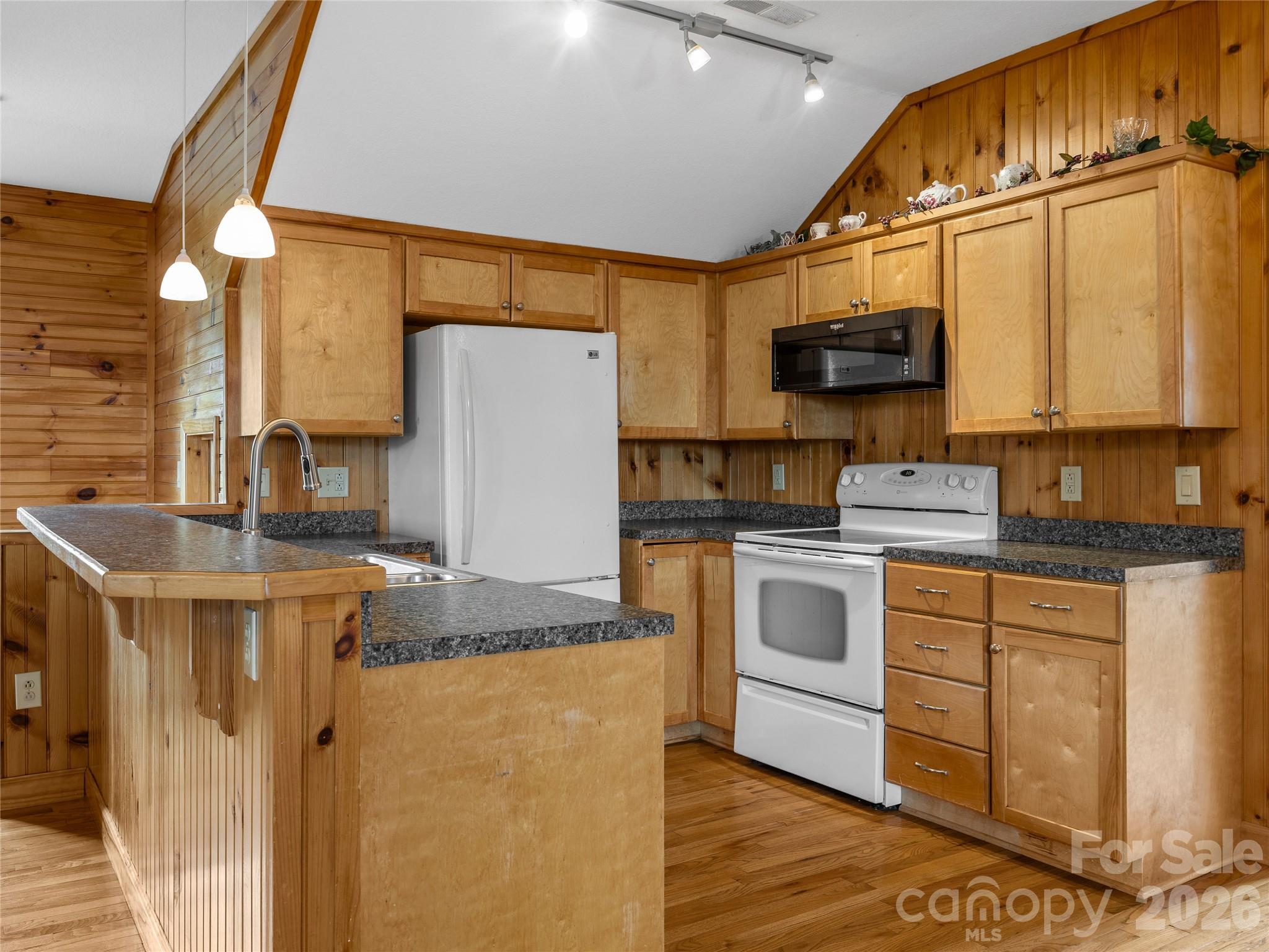 197 Arlys Lane — Tryon