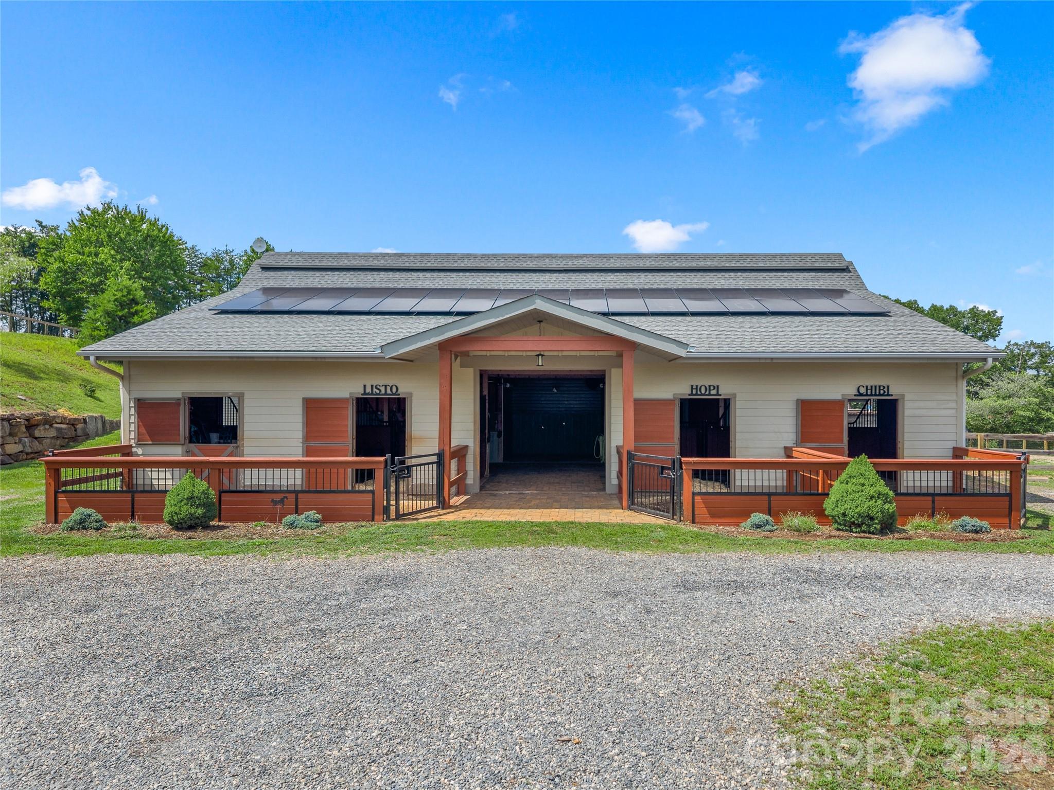 197 Arlys Lane — Tryon
