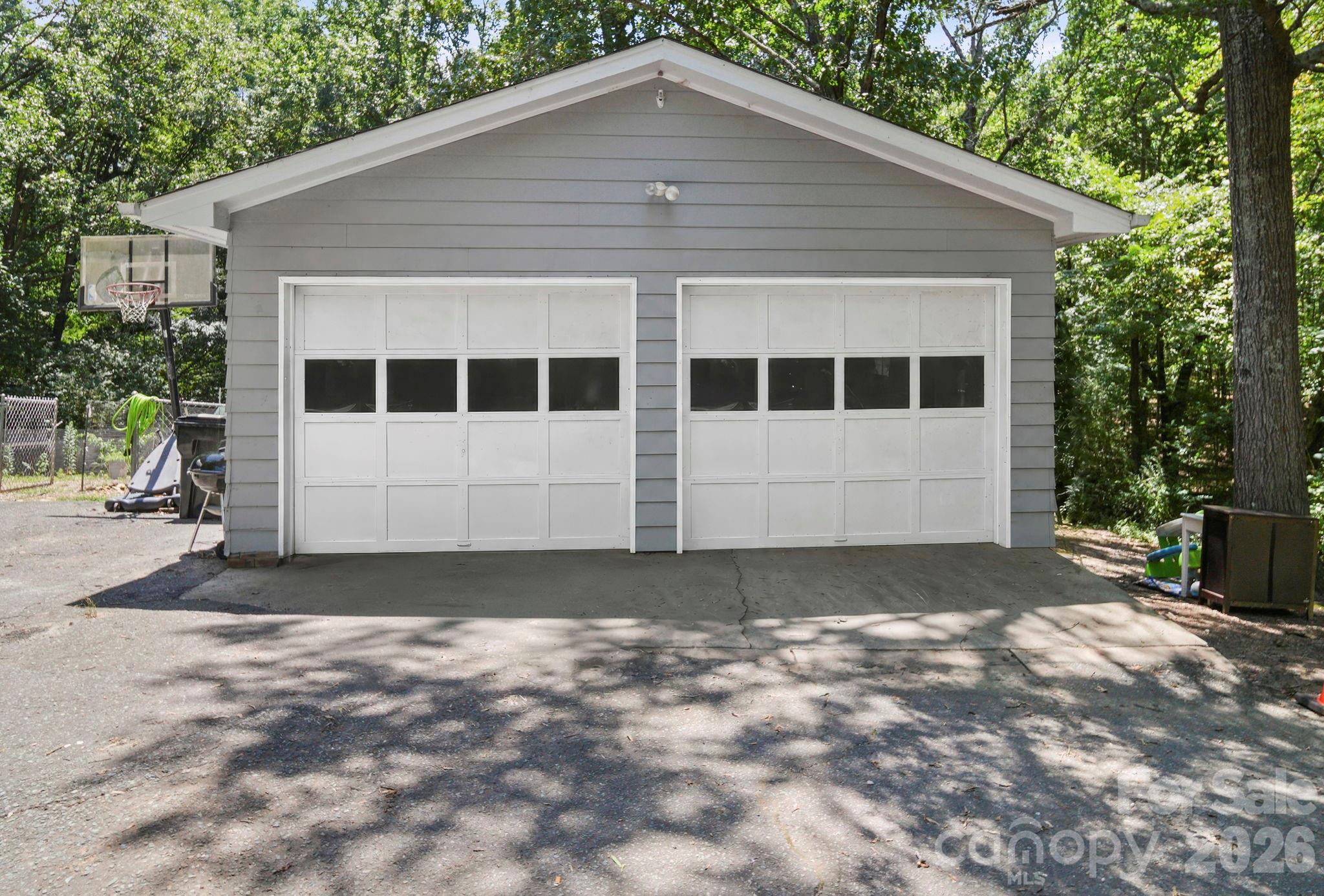 619 Cedarwood Drive — Monroe