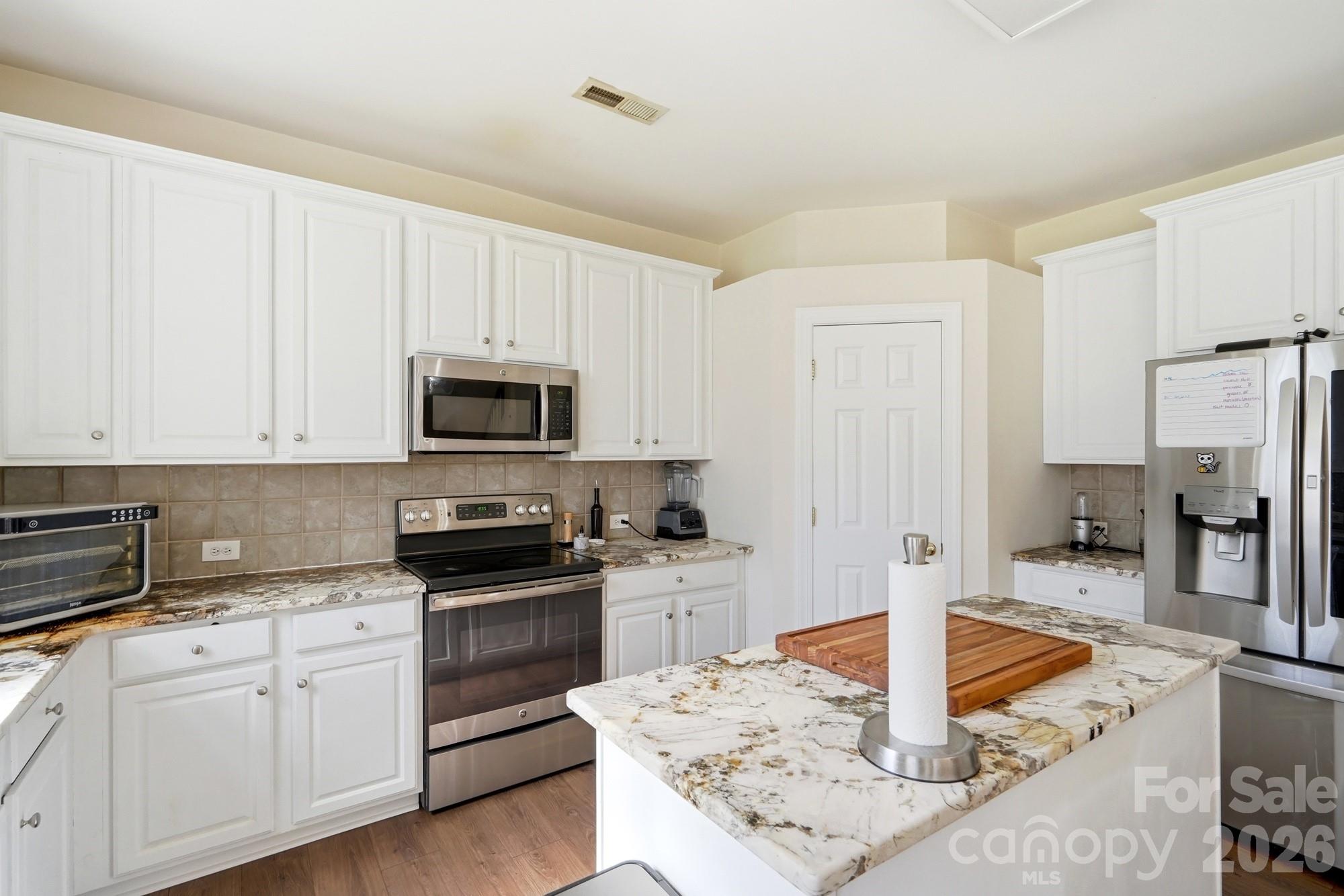 6226 Castlecove Road — Charlotte