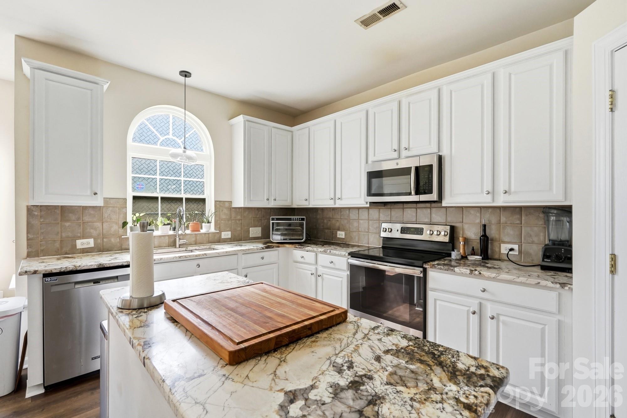 6226 Castlecove Road — Charlotte