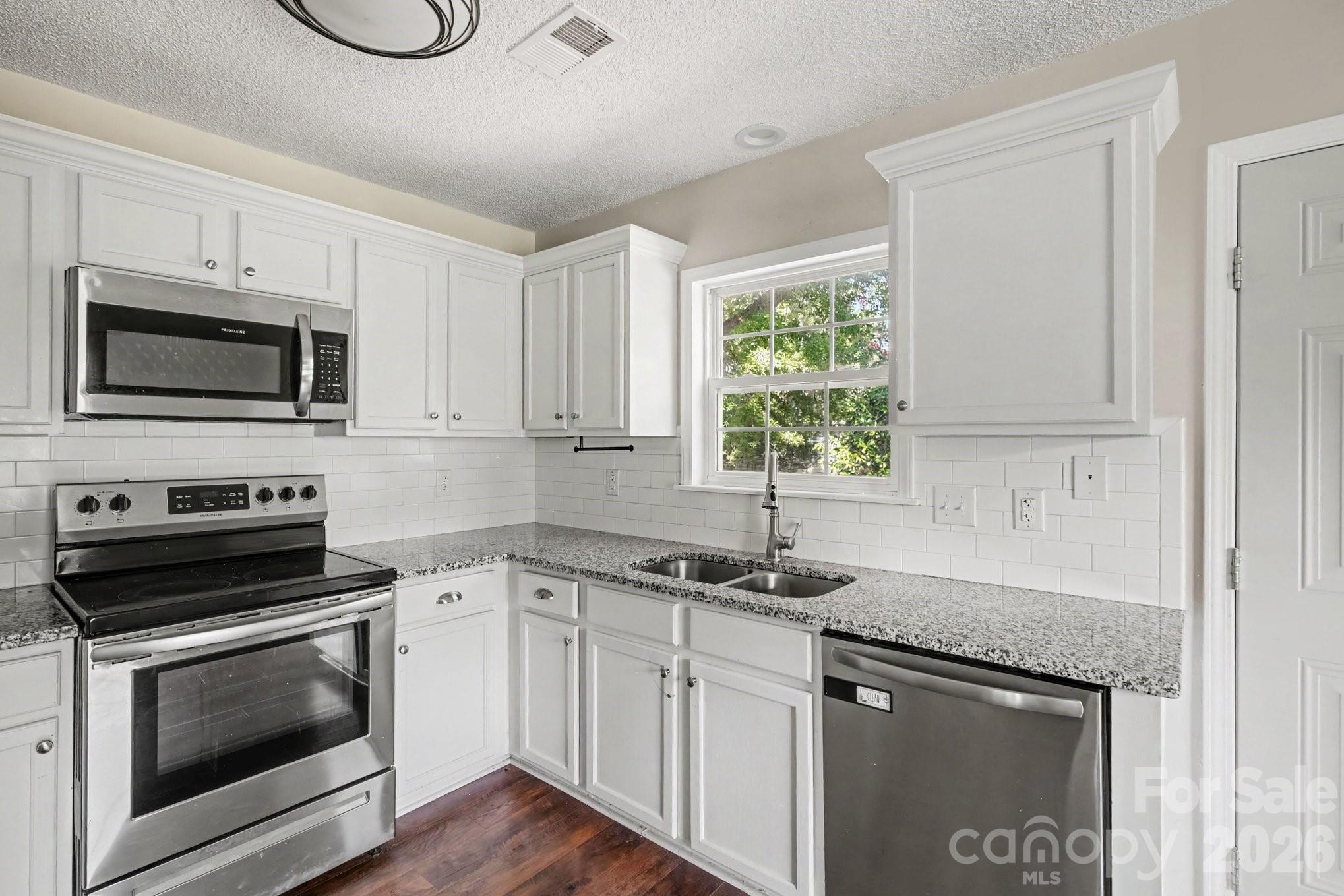 1341 E Cannon Avenue — Albemarle